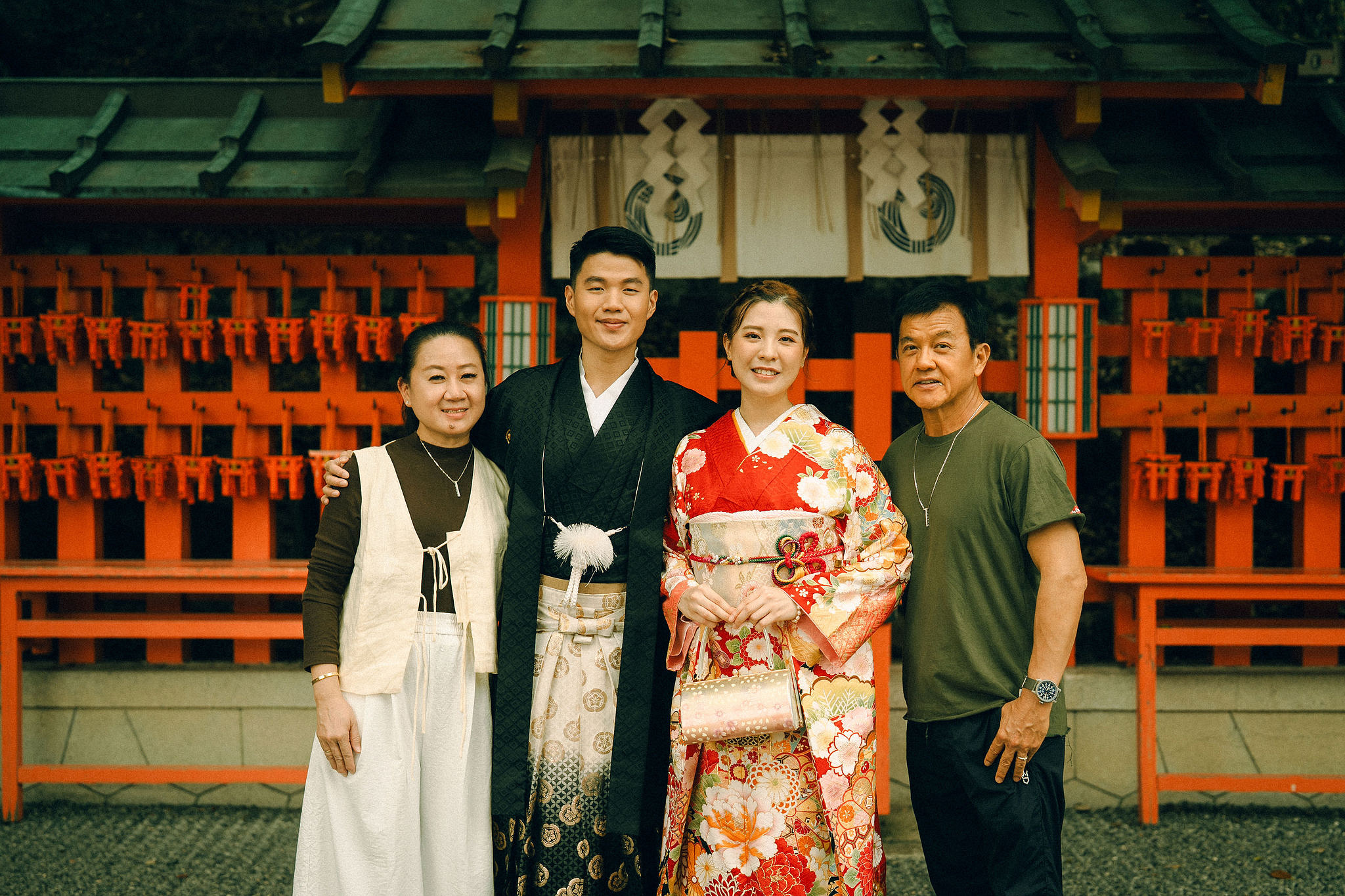 Kyoto Pre-Wedding Photoshoot | Fushimi Inari, Gion & Nara Park at Fushimi Inari Taisha pre-wedding photo