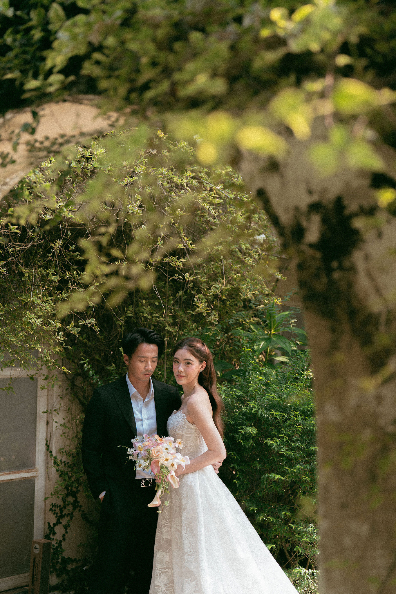 Ho Chi Minh Vietnam Pre-Wedding Photoshoot | European Film Studio, Market Streets & Saigon Bridge at Jardin de Rom pre-wedding photo