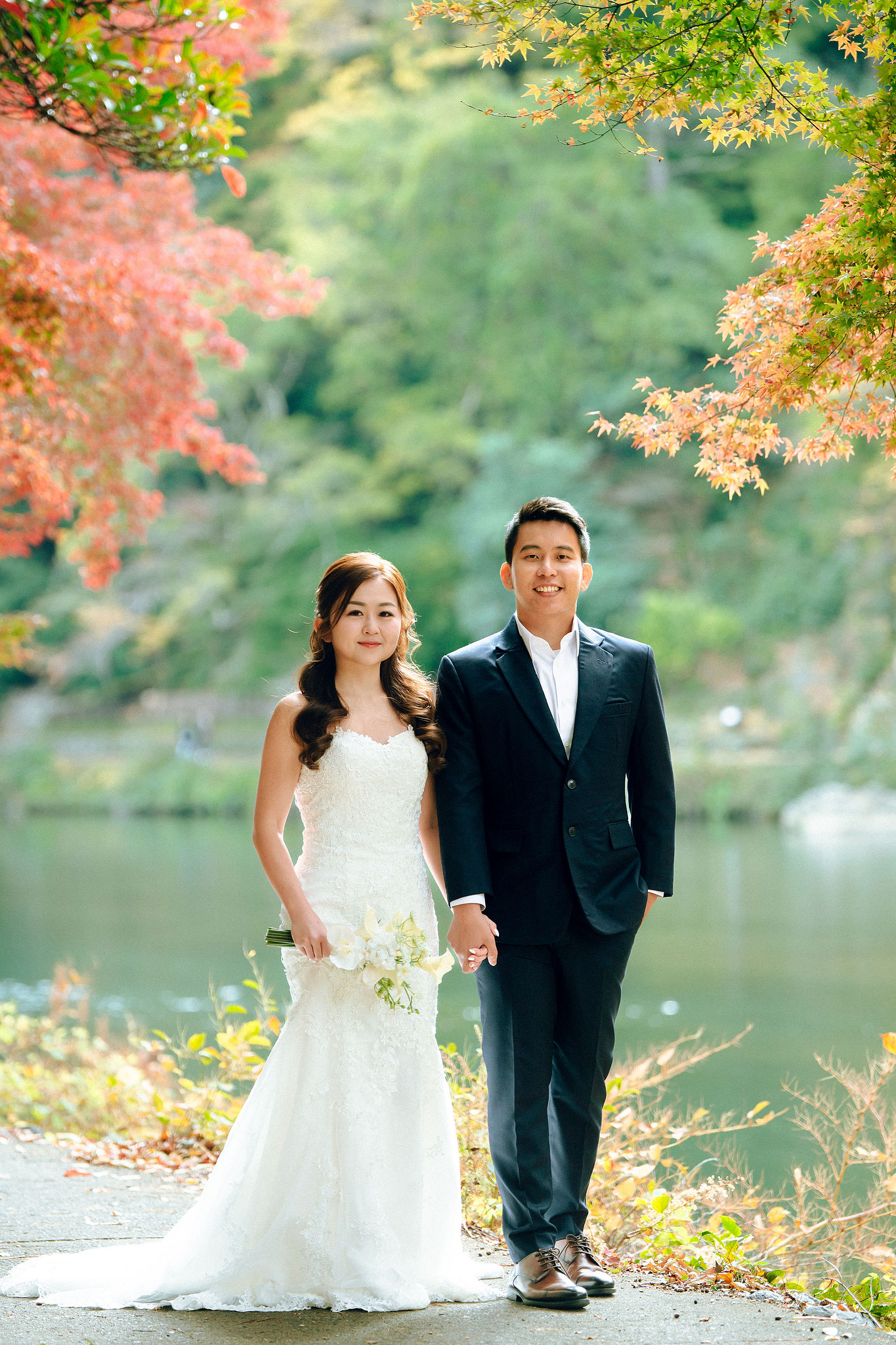Kyoto Pre-Wedding Photoshoot | Arashiyama River, Arashiyama Temple & Mt. Wakakusa at Arashiyama River pre-wedding photo