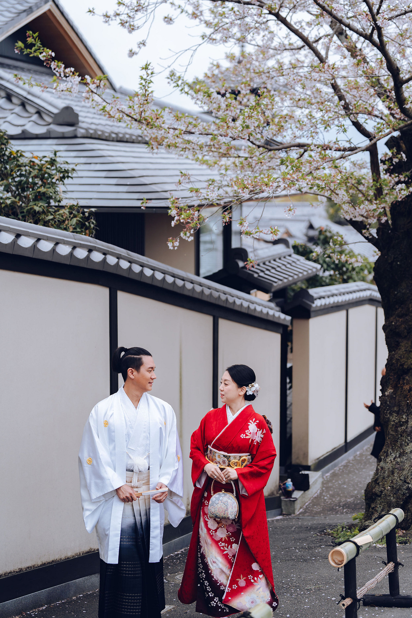 Kyoto Pre-Wedding Photoshoot | Historic Higashiyama Streets, Keage Incline & Nara Park at Higashiyama & Yasaka Pagoda pre-wedding photo