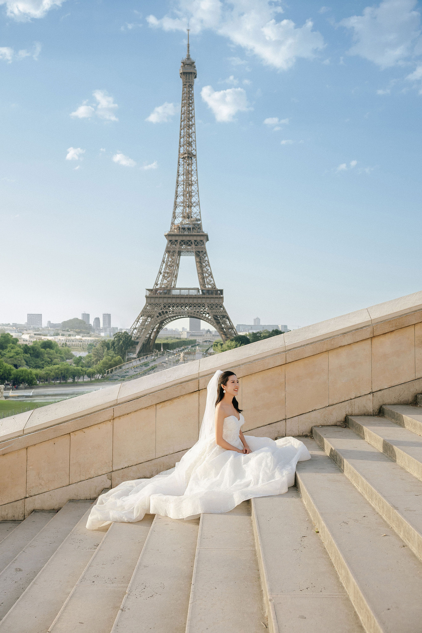 Paris Pre-Wedding Photoshoot | Place du Trocadéro, Bir-Hakeim Bridge & Parisian Streets at Place du Trocadéro pre-wedding photo