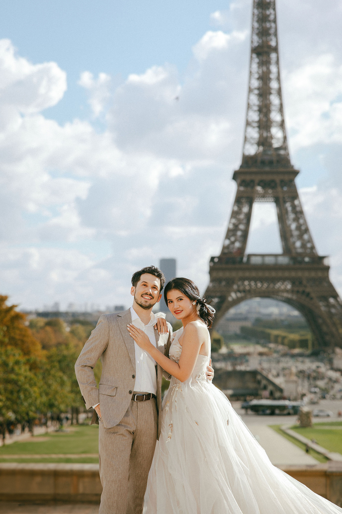 Paris Pre-Wedding Photoshoot | Place du Trocadéro, Avenue de Camoëns, Parisian Café, Tuileries Garden & Louvre at Place du Trocadéro pre-wedding photo