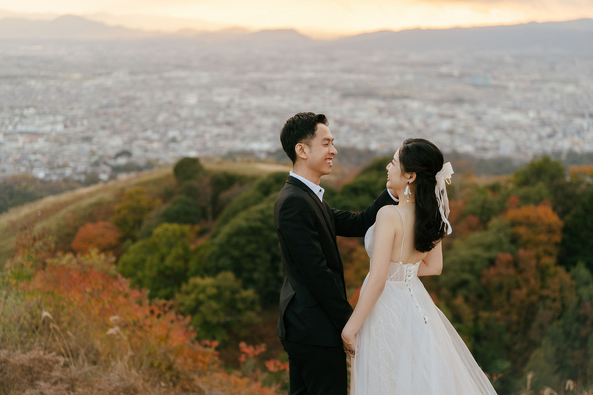Kyoto Pre-Wedding Photoshoot | Gion Streets & Fushimi Inari Shrine & Nara Park at Nara Park & Mount Wakakusa pre-wedding photo