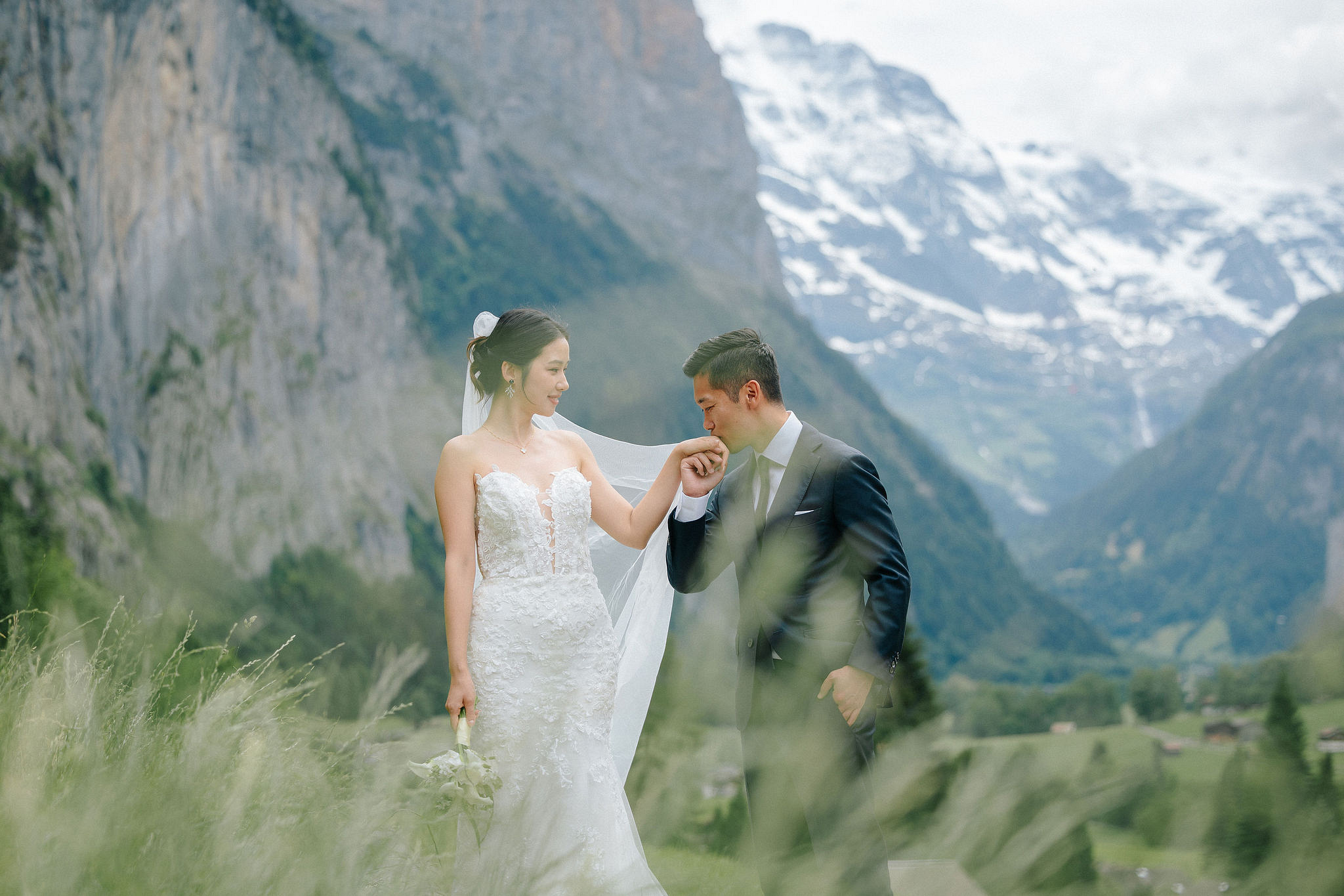 Switzerland Pre-Wedding Photoshoot | Grindelwald Village & Lauterbrunnen & Lake Lungern at Grindelwald Village pre-wedding photo