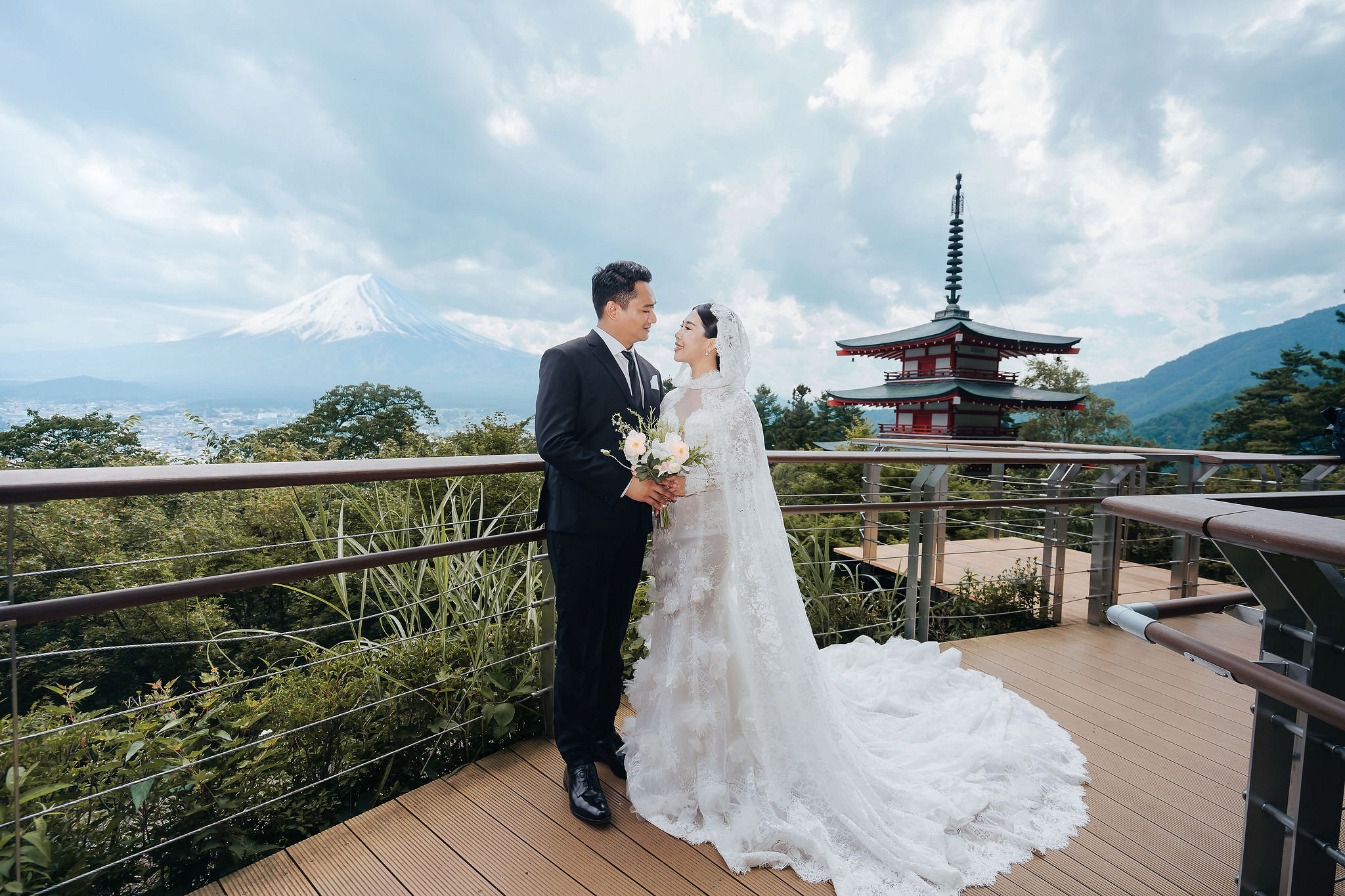 Mt. Fuji & Tokyo Pre-Wedding Photoshoot | Chureito Pagoda, Lake Kawaguchiko & Shinjuku at Chureito Pagoda pre-wedding photo