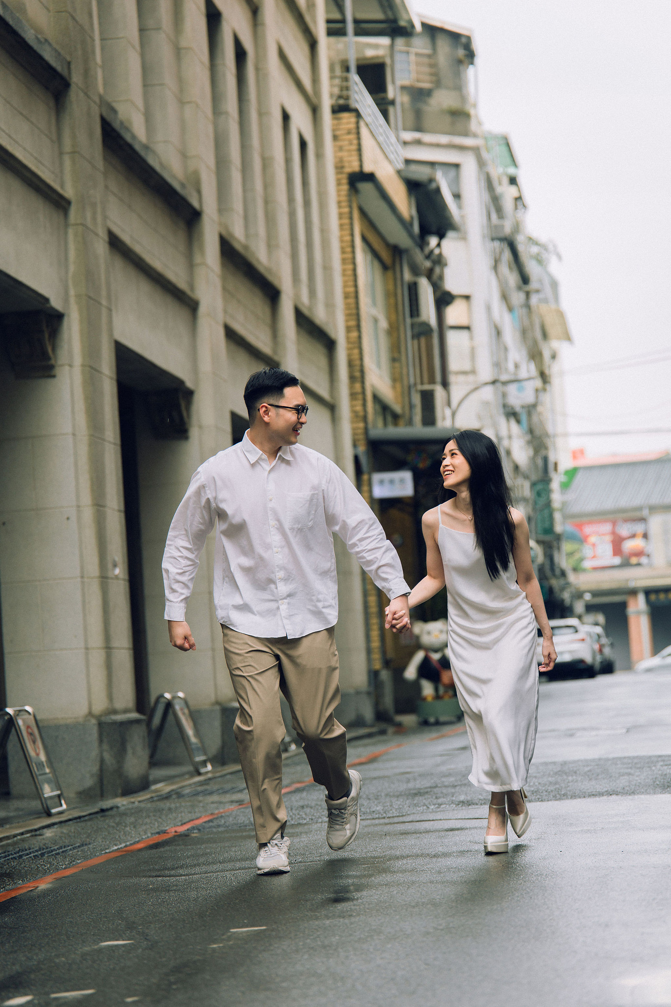 Taiwan Pre-Wedding Photoshoot | Dadaocheng, Shifen & Jiufen at Da Dao Cheng pre-wedding photo