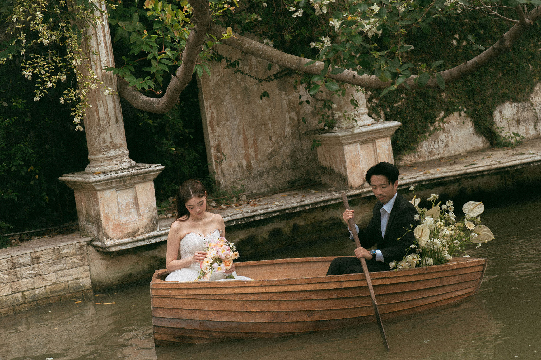 Ho Chi Minh Vietnam Pre-Wedding Photoshoot | European Film Studio, Market Streets & Saigon Bridge at Jardin de Rom pre-wedding photo