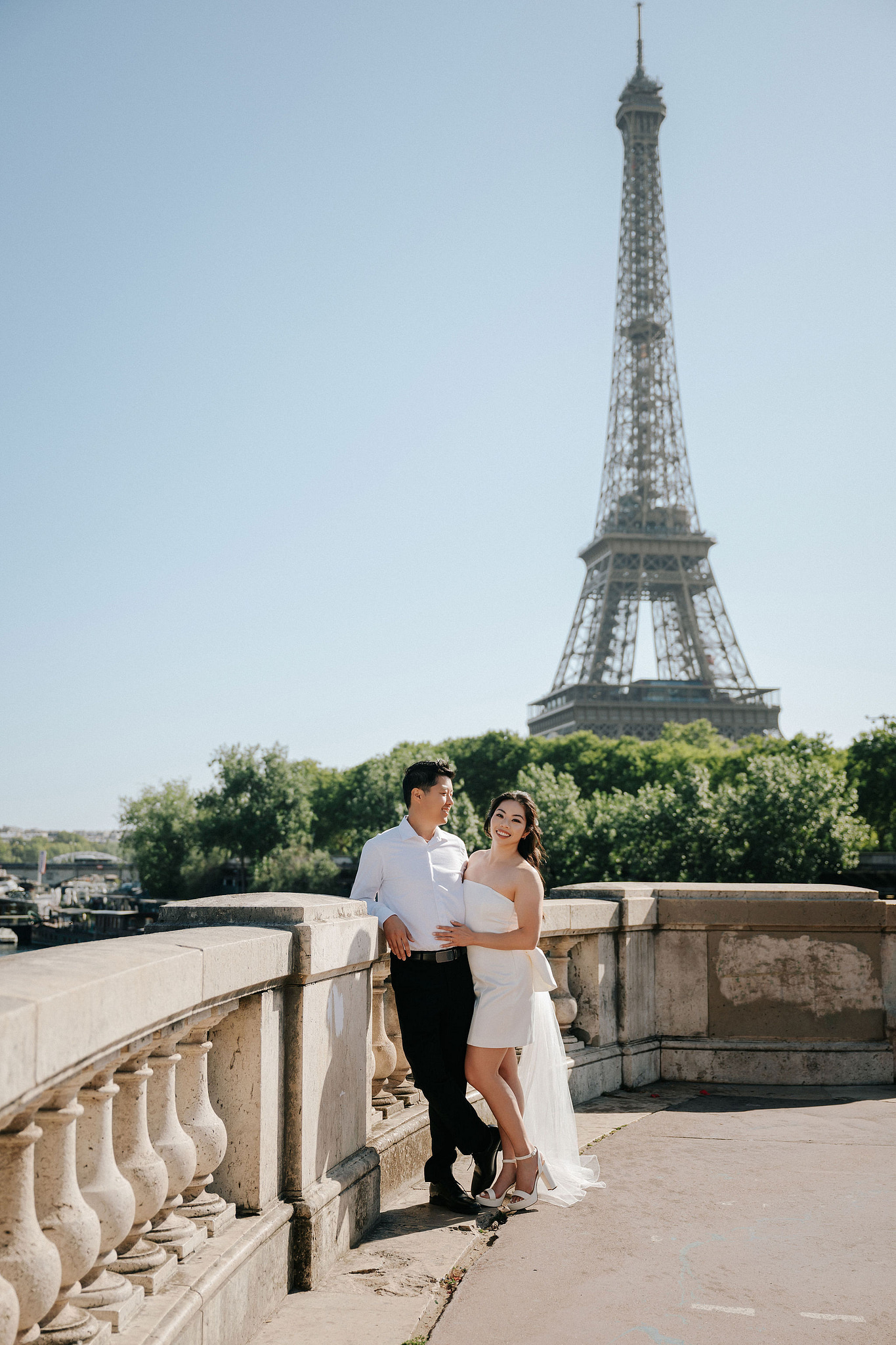 Paris Pre-Wedding Photoshoot | Place du Trocadéro, Port Debilly, Louvre, Parisian Streets & Bir-Hakeim Bridge at Bir-Hakeim Bridge pre-wedding photo