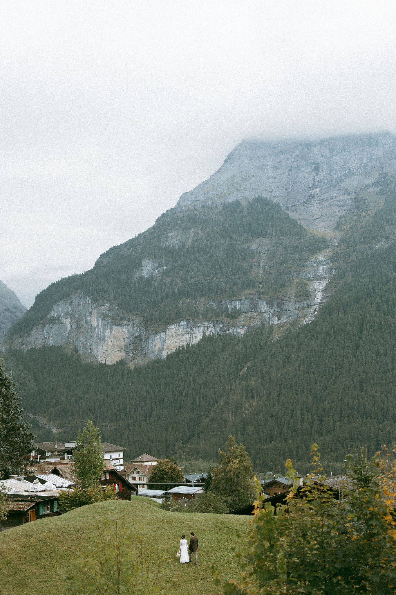 Switzerland Honeymoon Photoshoot Lucerne City Grindelwald First Cliff Lauterbrunnen Village at Lauterbrunnen pre-wedding photo