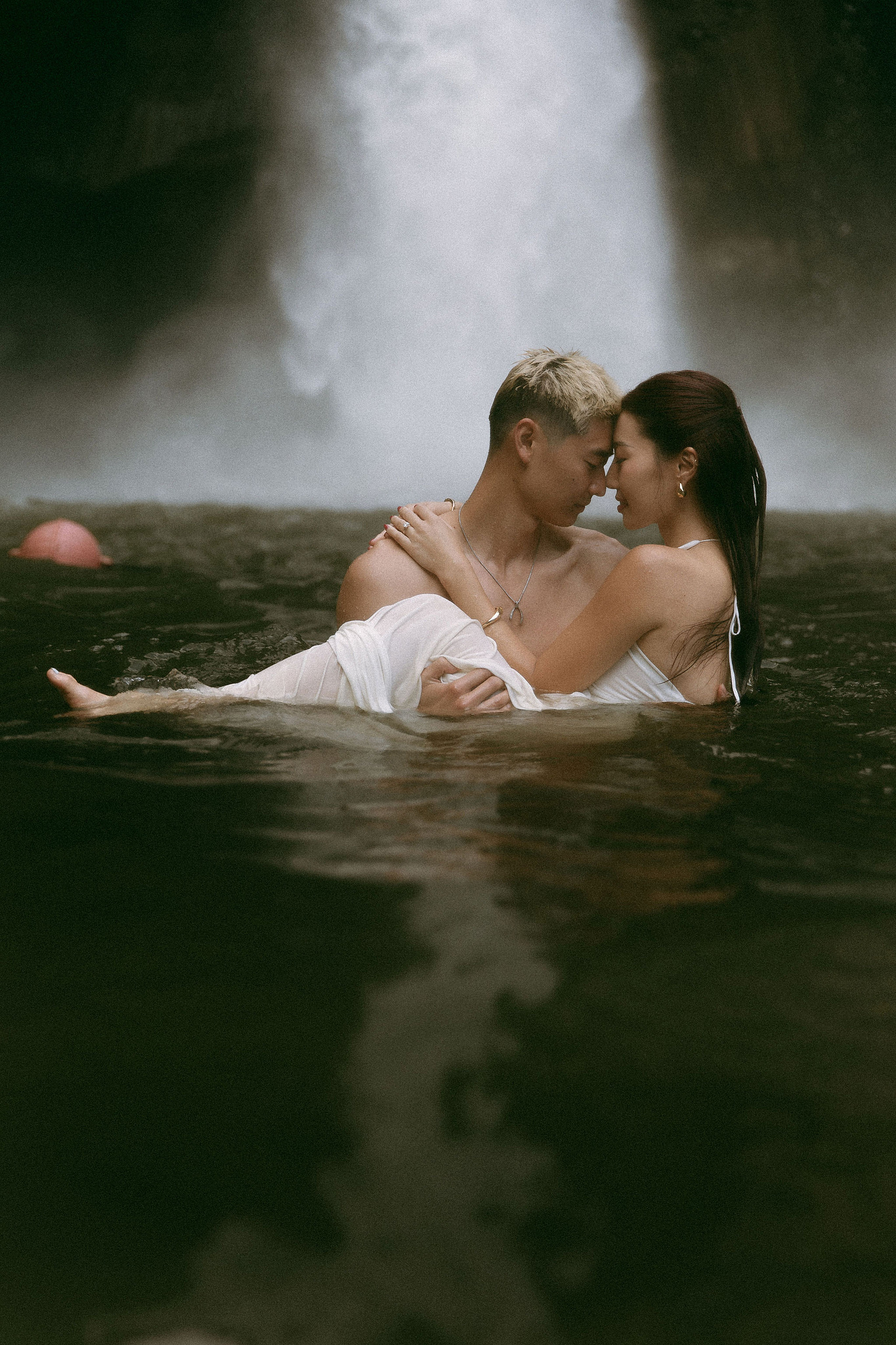 Bali Pre-Wedding Photoshoot | Lake Tamblingan, Kebun Raya Botanic Gardens & Blangsinga Waterfall at Blangsinga Waterfall pre-wedding photo