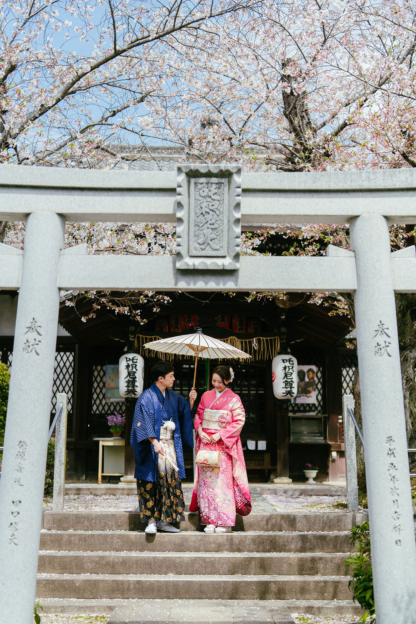 Kyoto Pre-Wedding Photoshoot | Fushimi Inari, Nara Deer Park & Mt. Wakakusa at Fushimi Inari pre-wedding photo