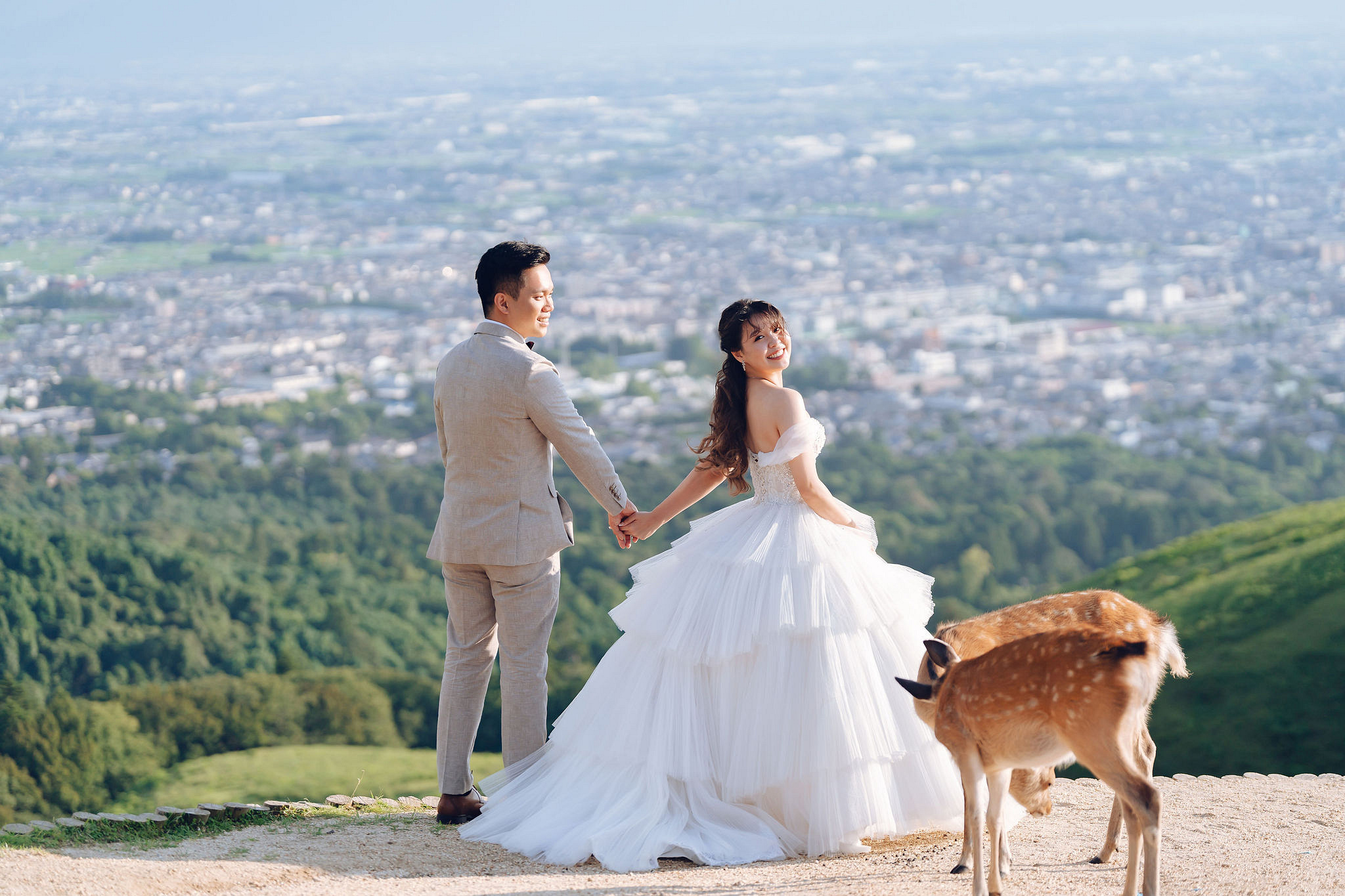 Kyoto Pre-Wedding Photoshoot | Gion Streets, Higashiyama & Nara Park at Nara Park Lawns pre-wedding photo
