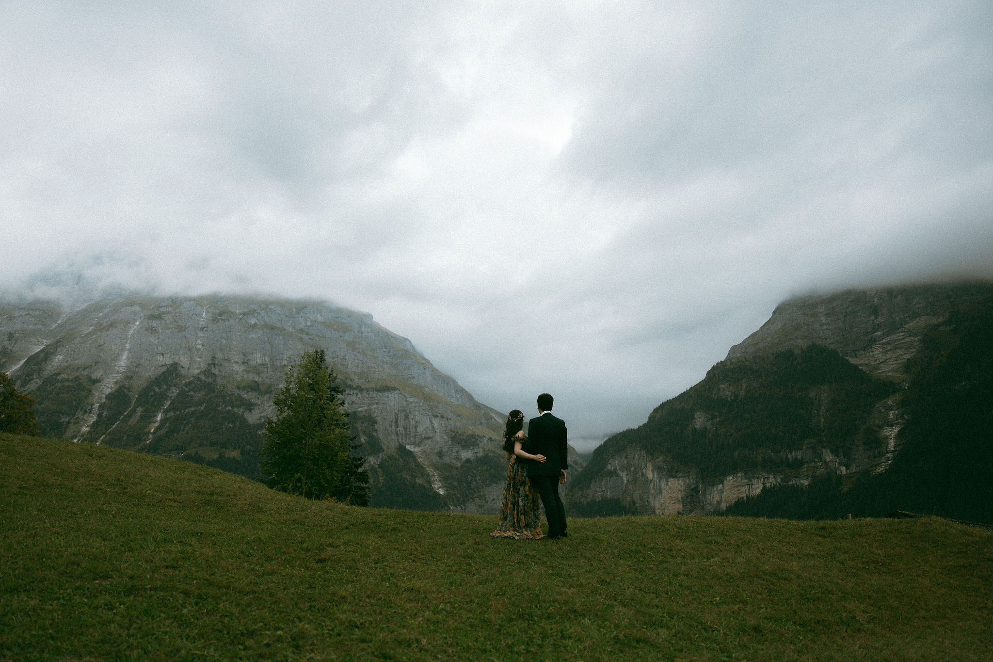 Switzerland Honeymoon Photoshoot Lucerne City Grindelwald First Cliff Lauterbrunnen Village at Grindelwald pre-wedding photo