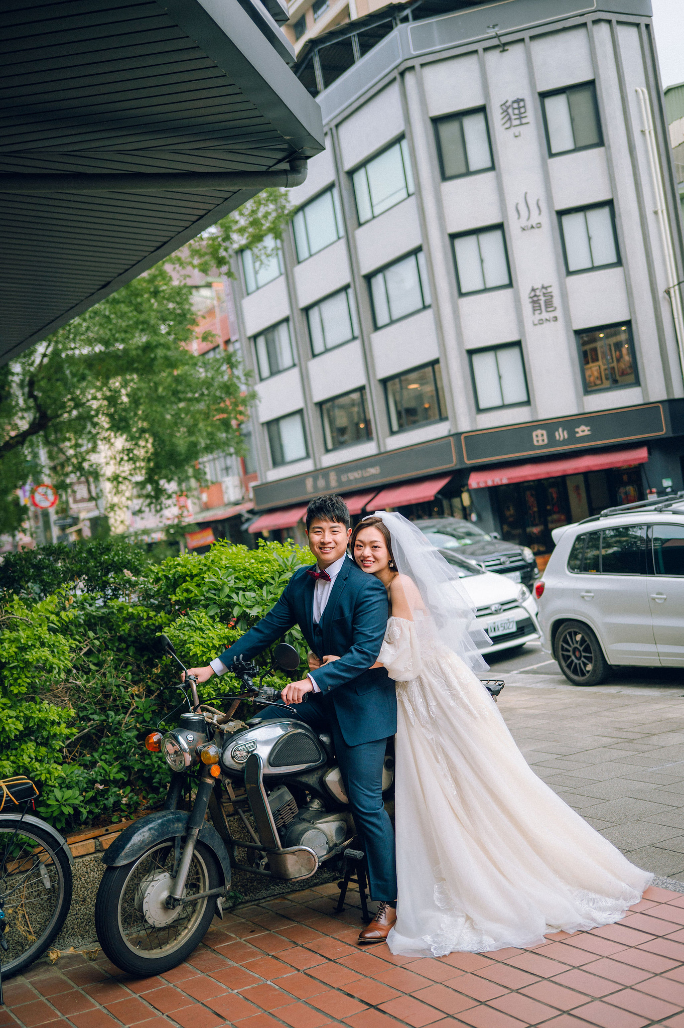 Taiwan Pre-Wedding Photoshoot | Dadaocheng, Nanjing Road & Huaxi Street at Dadaocheng pre-wedding photo