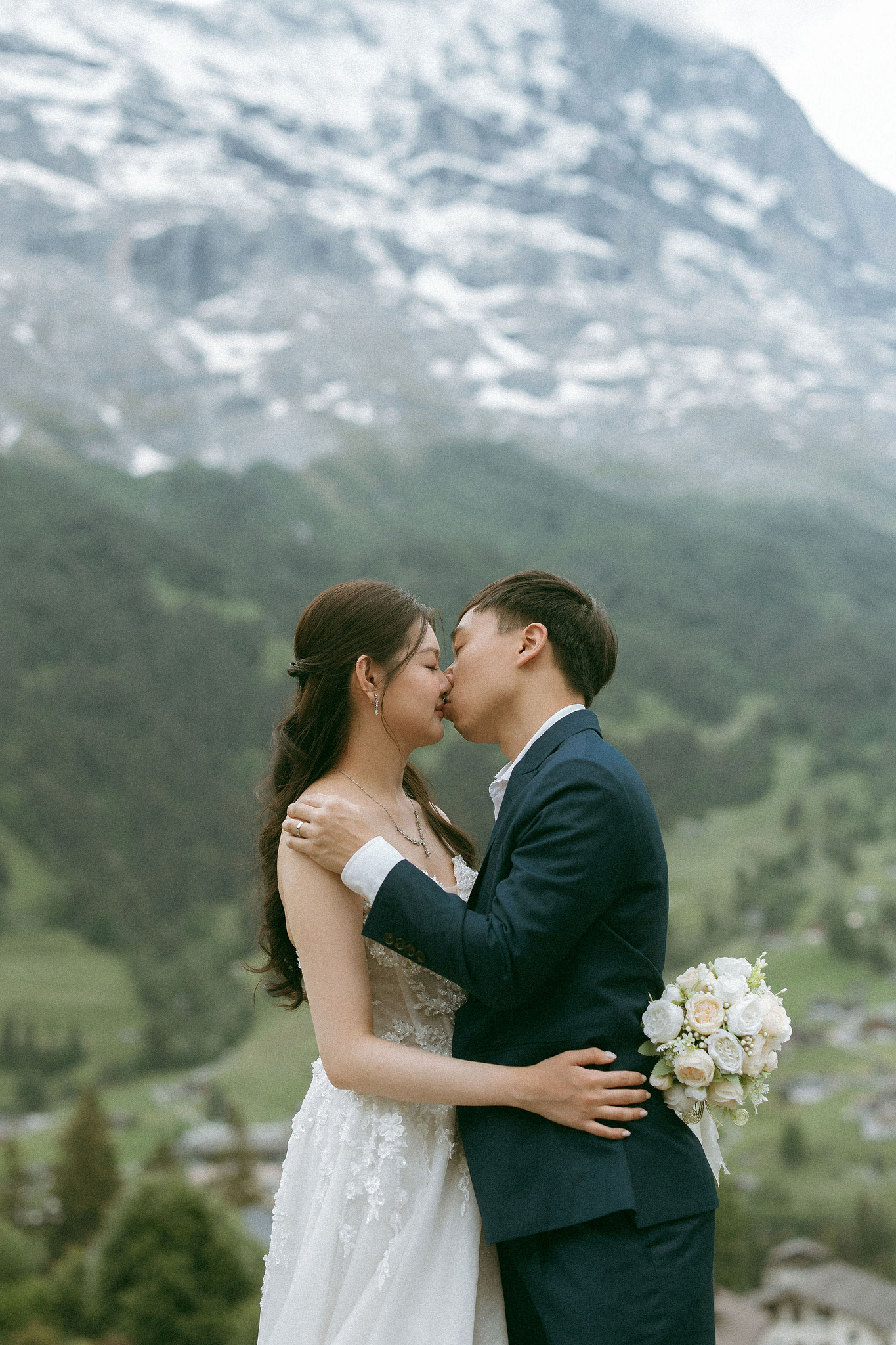 Switzerland Pre-Wedding Photoshoot | Spiez at Spiez pre-wedding photo