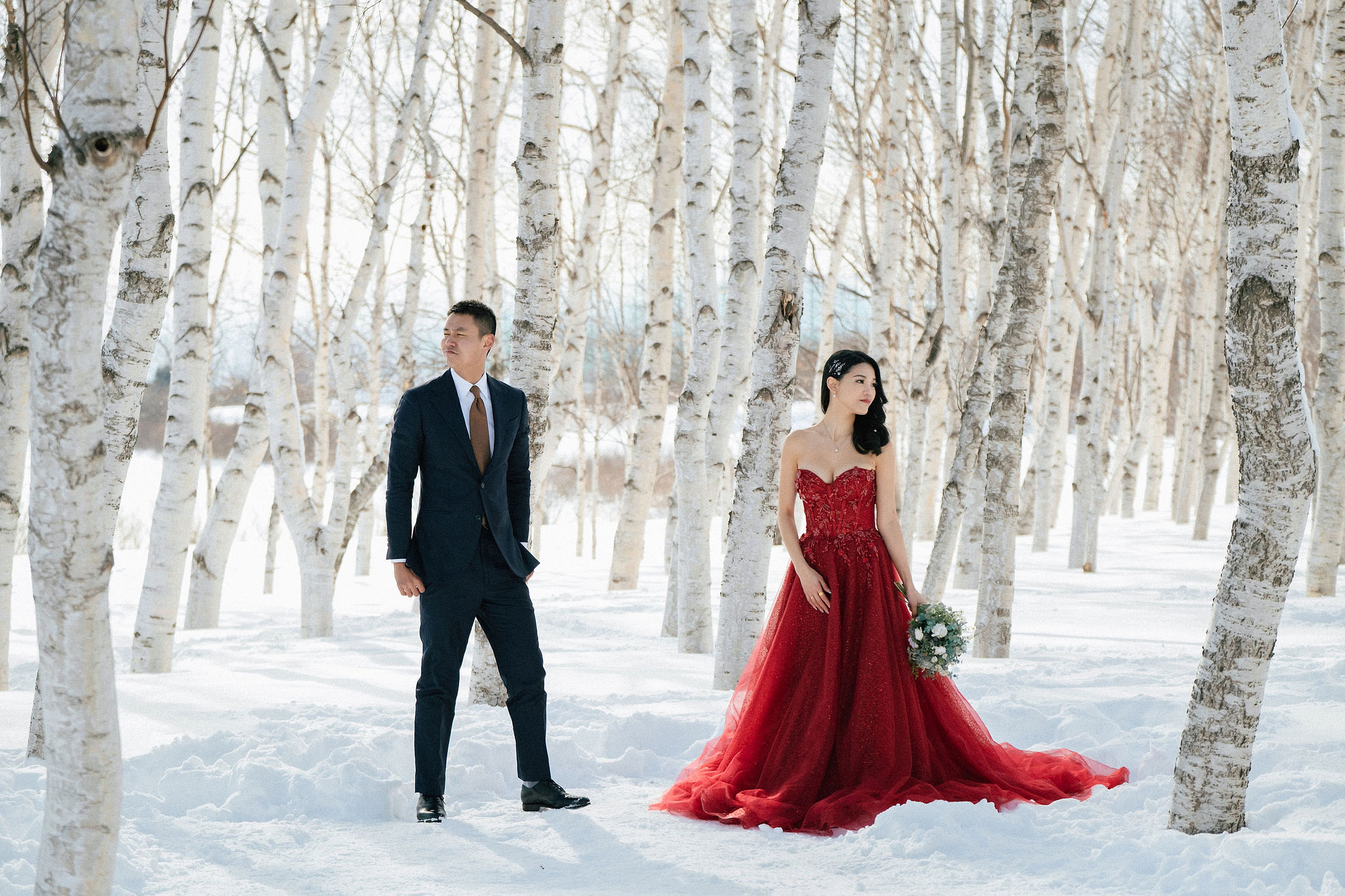 Hokkaido Pre-Wedding Photoshoot with Iyahiko Shrine, Nakajima Park, Moerenuma Park & Otaru Canal at Moerenuma Park pre-wedding photo