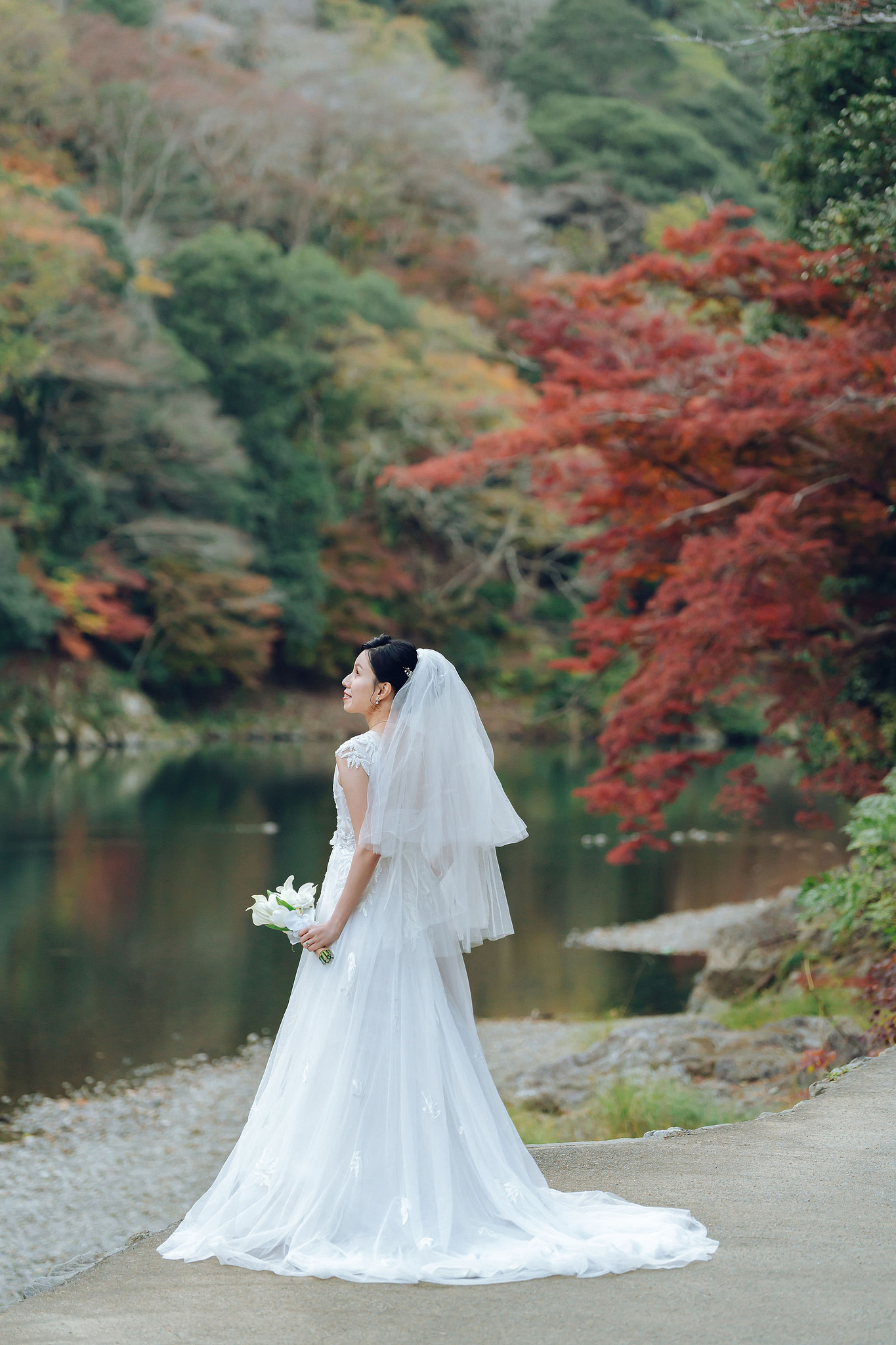 Kyoto Pre-Wedding Photoshoot | Traditional Higashiyama, Arashiyama Hills & Nighttime Railway at Arashiyama Area & Hillside pre-wedding photo