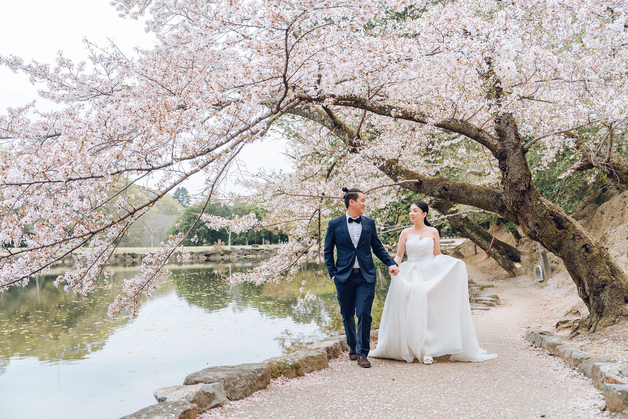 Kyoto Pre-Wedding Photoshoot | Historic Higashiyama Streets, Keage Incline & Nara Park at Keage Incline & Kamo Riverbanks pre-wedding photo