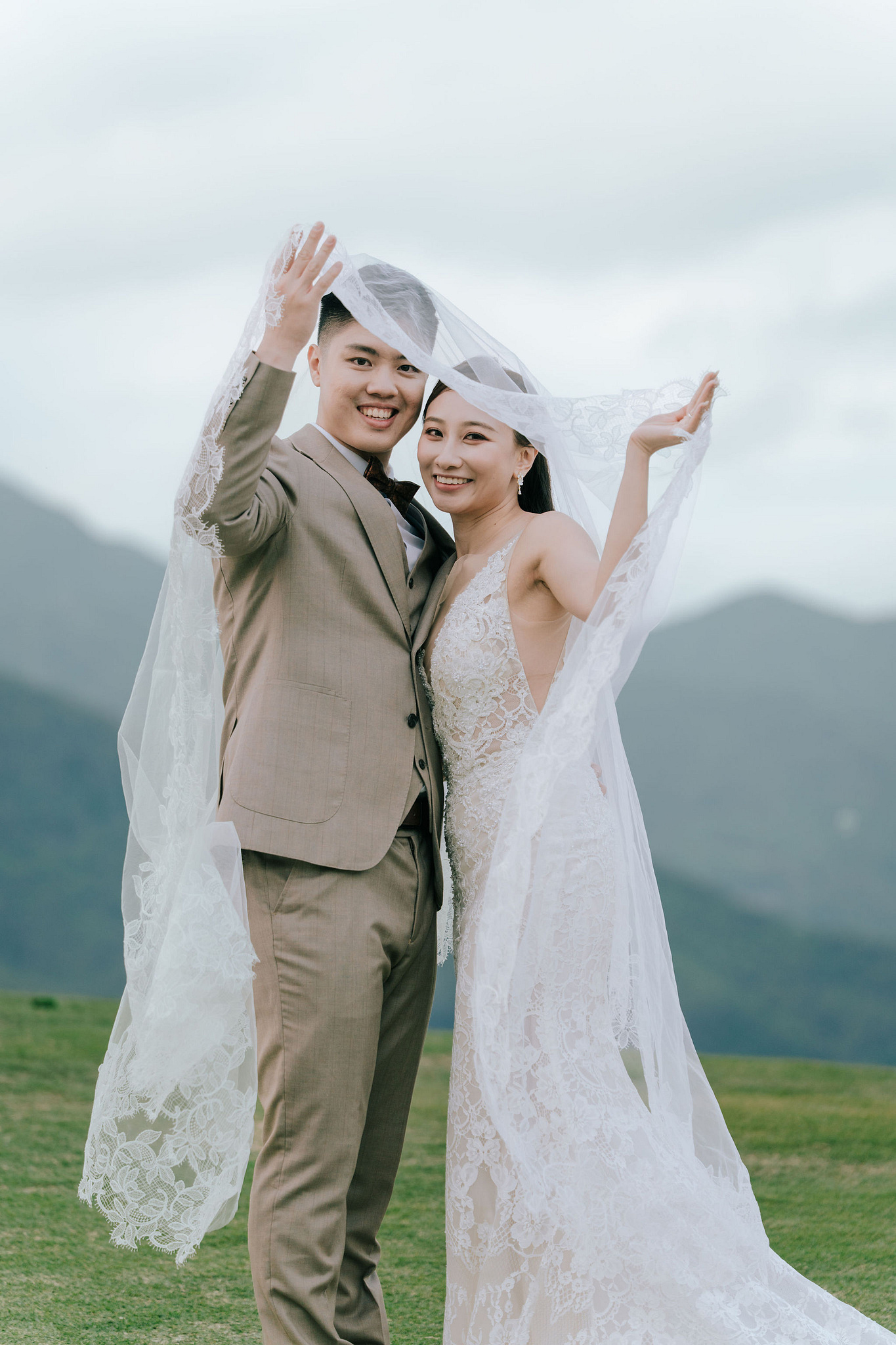 Mt. Fuji Pre-Wedding Photoshoot | Mt. Fuji Village, Oishi Park & Mt. Fuji Park at Mt. Fuji Park pre-wedding photo