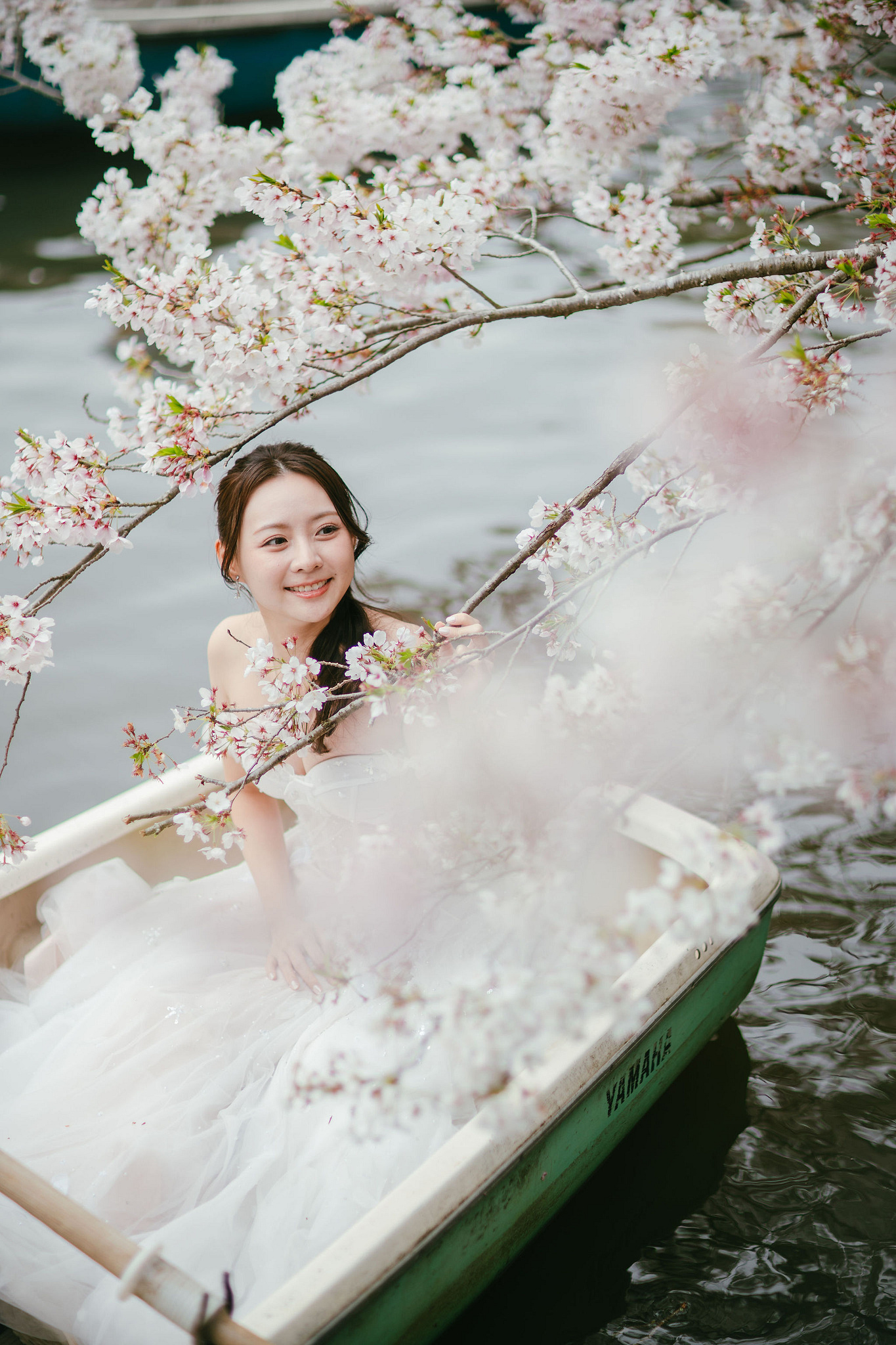 Kyoto Pre-Wedding Photoshoot | Fushimi Inari, Nara Deer Park & Mt. Wakakusa at Nara Deer Park pre-wedding photo