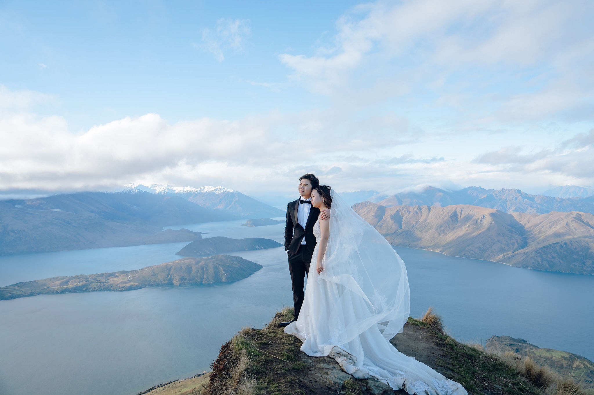 New Zealand Pre-Wedding Photoshoot | Lake Wakatipu, Alta Tarns, Coromandel Peak to Mount Cook at Coromandel Peak pre-wedding photo