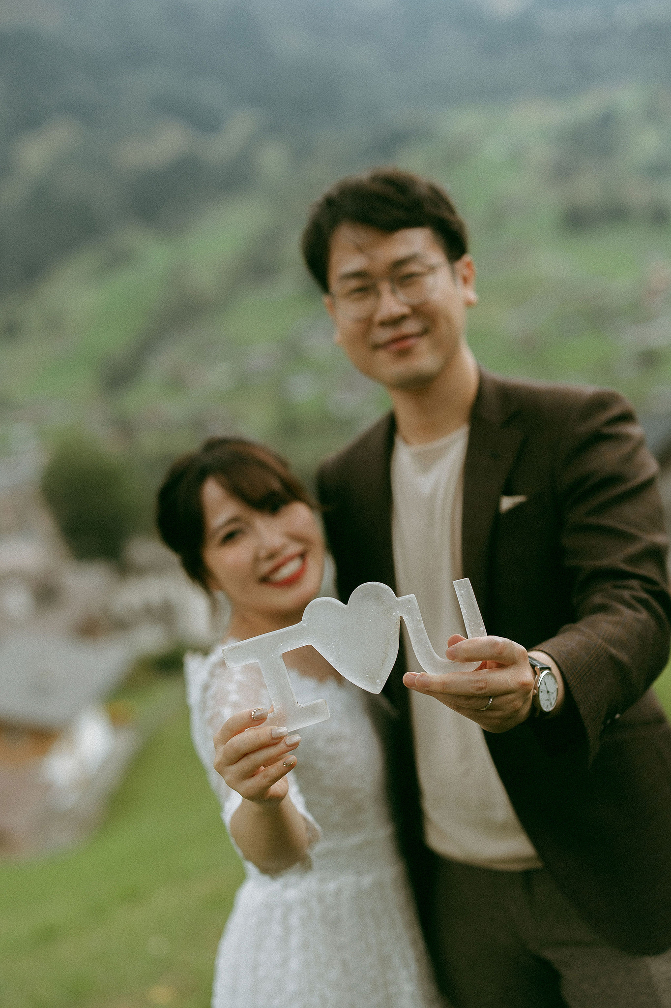 Switzerland Honeymoon Photoshoot Lucerne City Grindelwald First Cliff Lauterbrunnen Village at Lauterbrunnen pre-wedding photo
