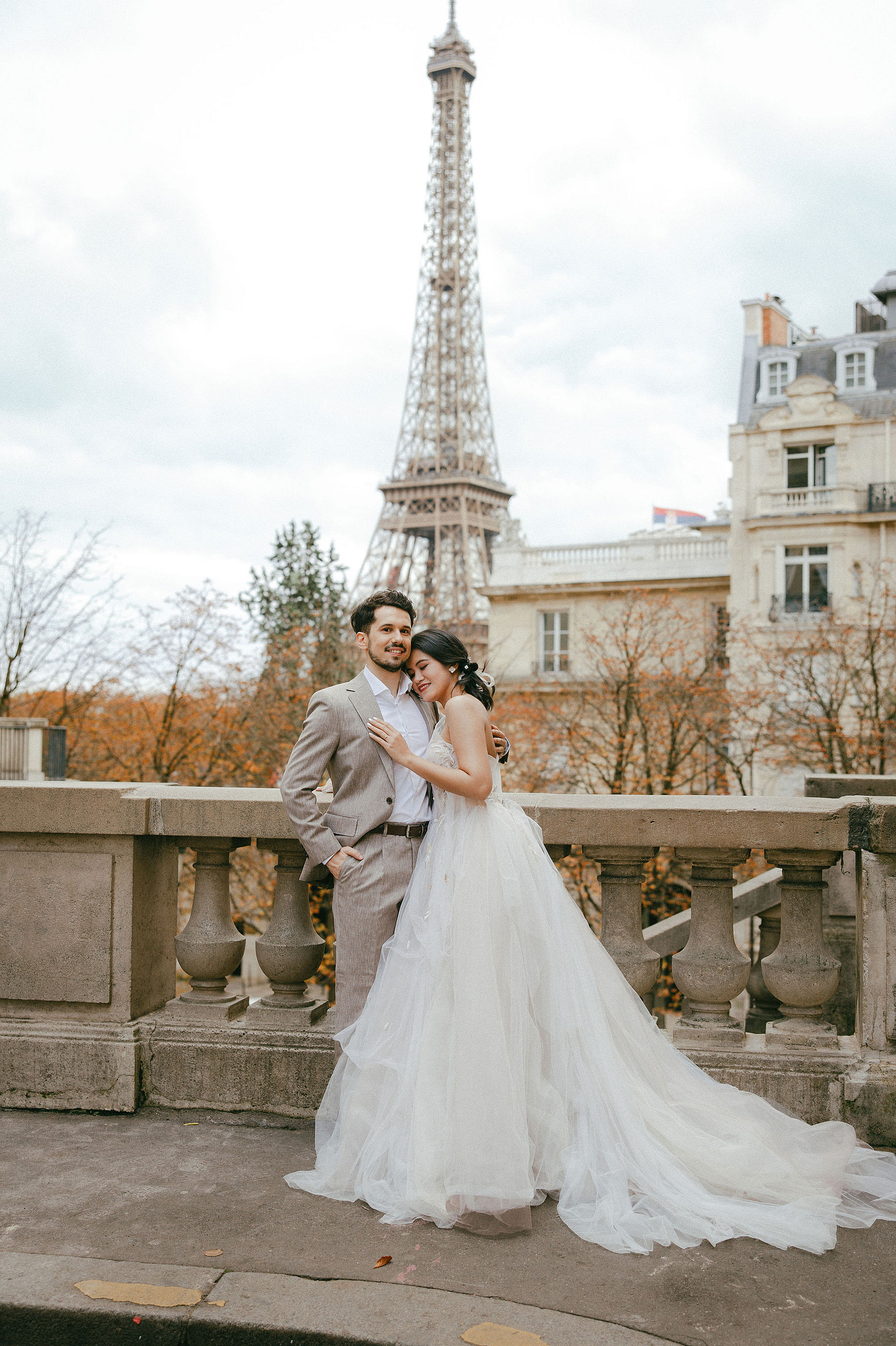 Paris Pre-Wedding Photoshoot | Place du Trocadéro, Avenue de Camoëns, Parisian Café, Tuileries Garden & Louvre at Avenue de Camoëns pre-wedding photo