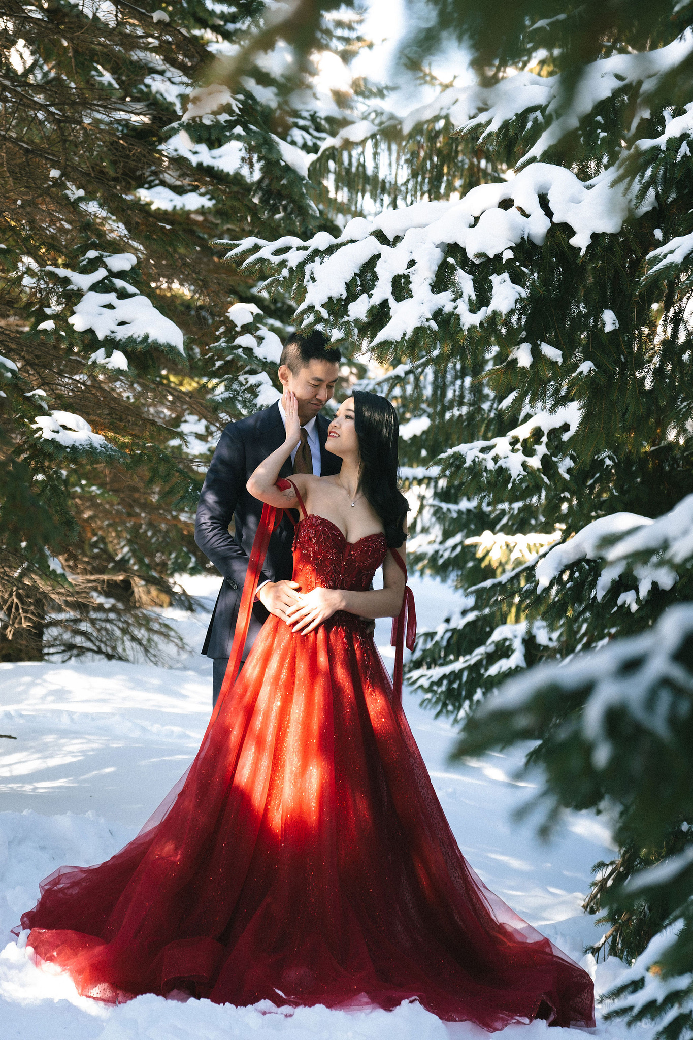 Hokkaido Pre-Wedding Photoshoot with Iyahiko Shrine, Nakajima Park, Moerenuma Park & Otaru Canal at Moerenuma Park pre-wedding photo
