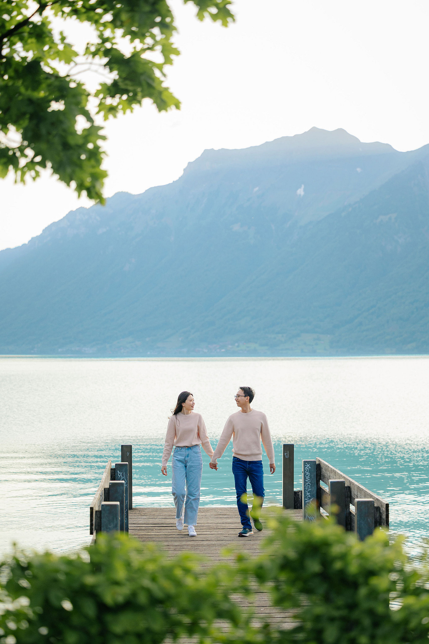 Switzerland Pre-Wedding Photoshoot | Grindelwald First & Grindelwald Village & Lake Brienz at Lake Brienz pre-wedding photo