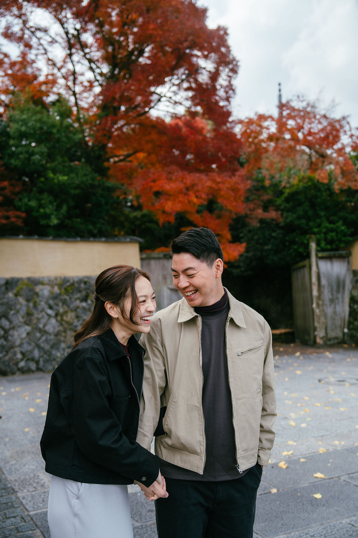Kyoto Pre-Wedding Photoshoot | Ninenzaka, Nara Deer Park & Mt. Wakakusa at Ninenzaka pre-wedding photo
