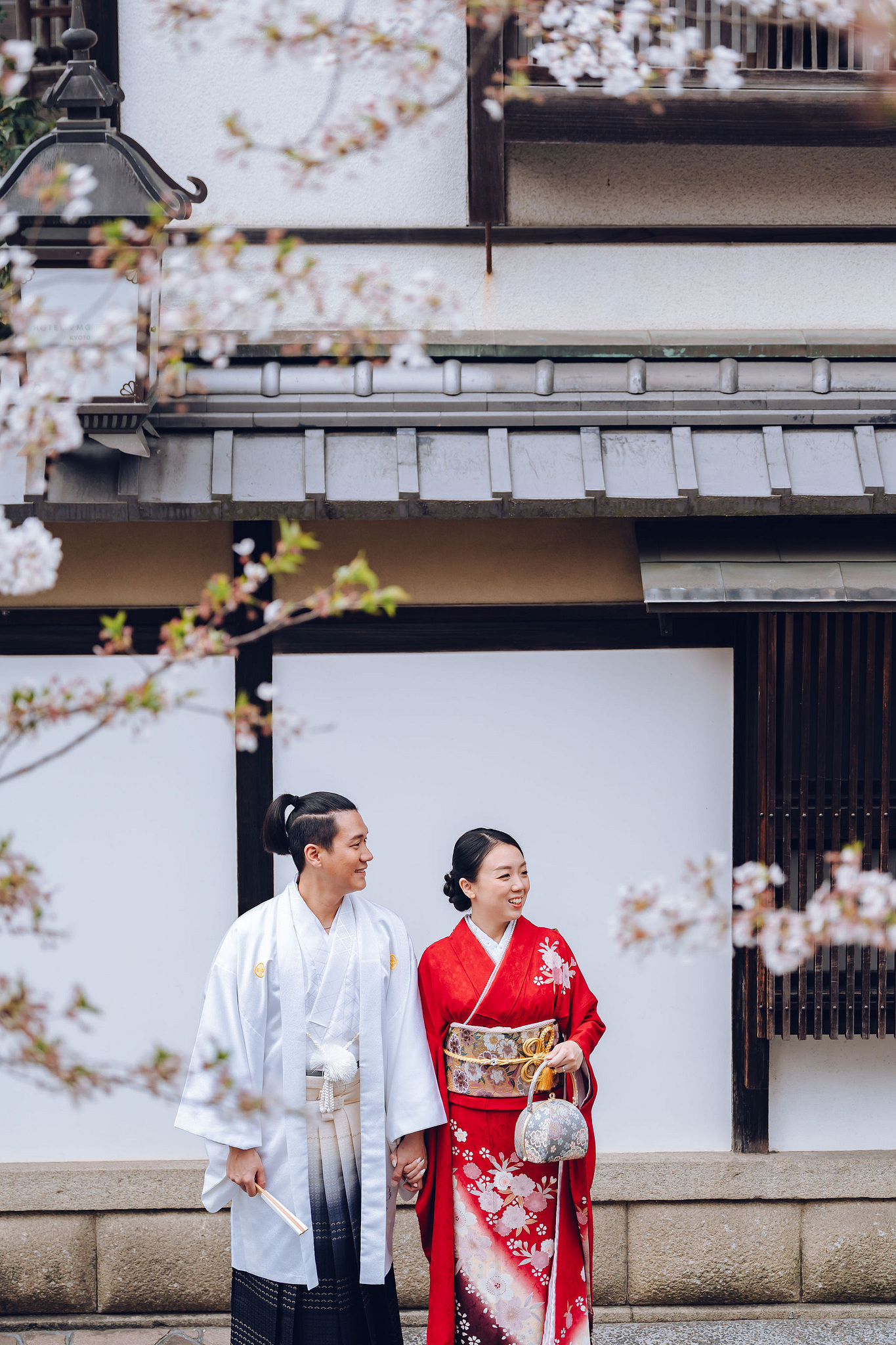 Kyoto Pre-Wedding Photoshoot | Historic Higashiyama Streets, Keage Incline & Nara Park at Higashiyama & Yasaka Pagoda pre-wedding photo