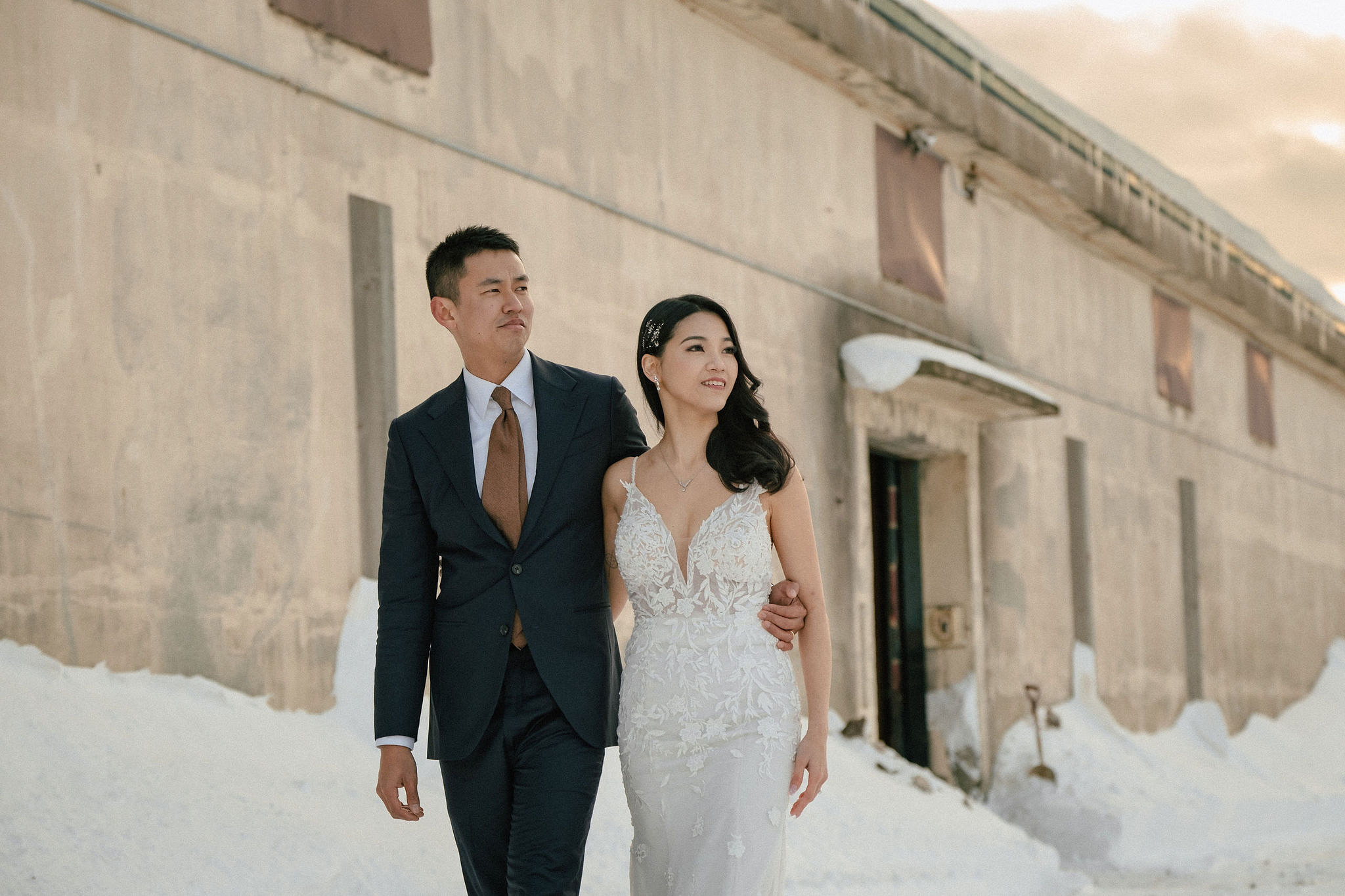 Hokkaido Pre-Wedding Photoshoot with Iyahiko Shrine, Nakajima Park, Moerenuma Park & Otaru Canal at Otaru Port pre-wedding photo