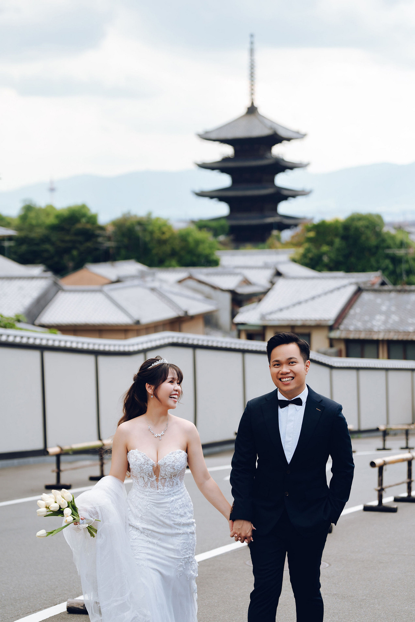 Kyoto Pre-Wedding Photoshoot | Gion Streets, Higashiyama & Nara Park at Higashiyama Roads & Pagoda View pre-wedding photo