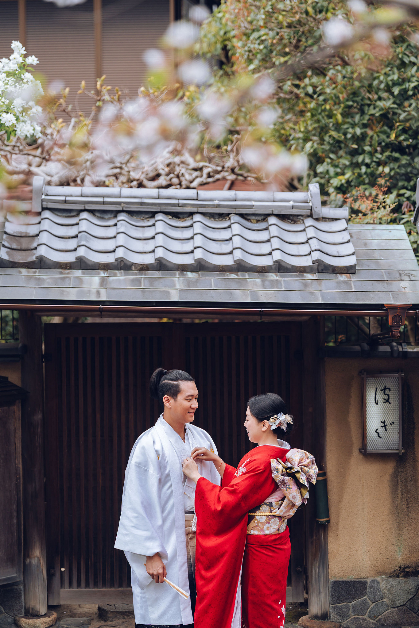 Kyoto Pre-Wedding Photoshoot | Historic Higashiyama Streets, Keage Incline & Nara Park at Higashiyama & Yasaka Pagoda pre-wedding photo