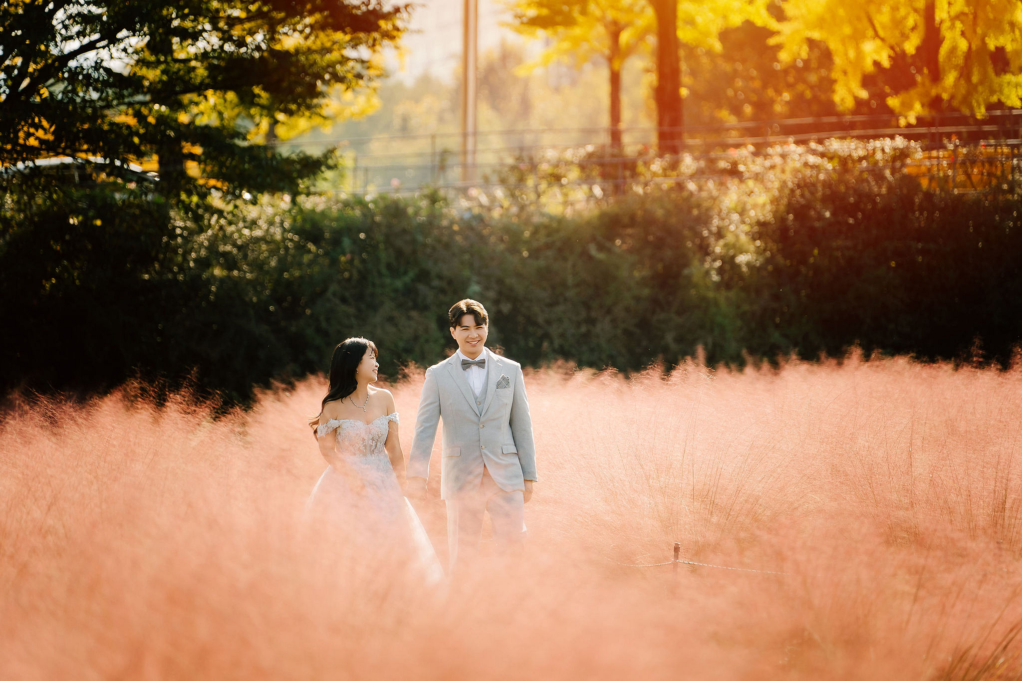 Seoul Pre-Wedding Photoshoot | Muhly Park, Seoul Forest & Cafe Street` at Muhly Park pre-wedding photo