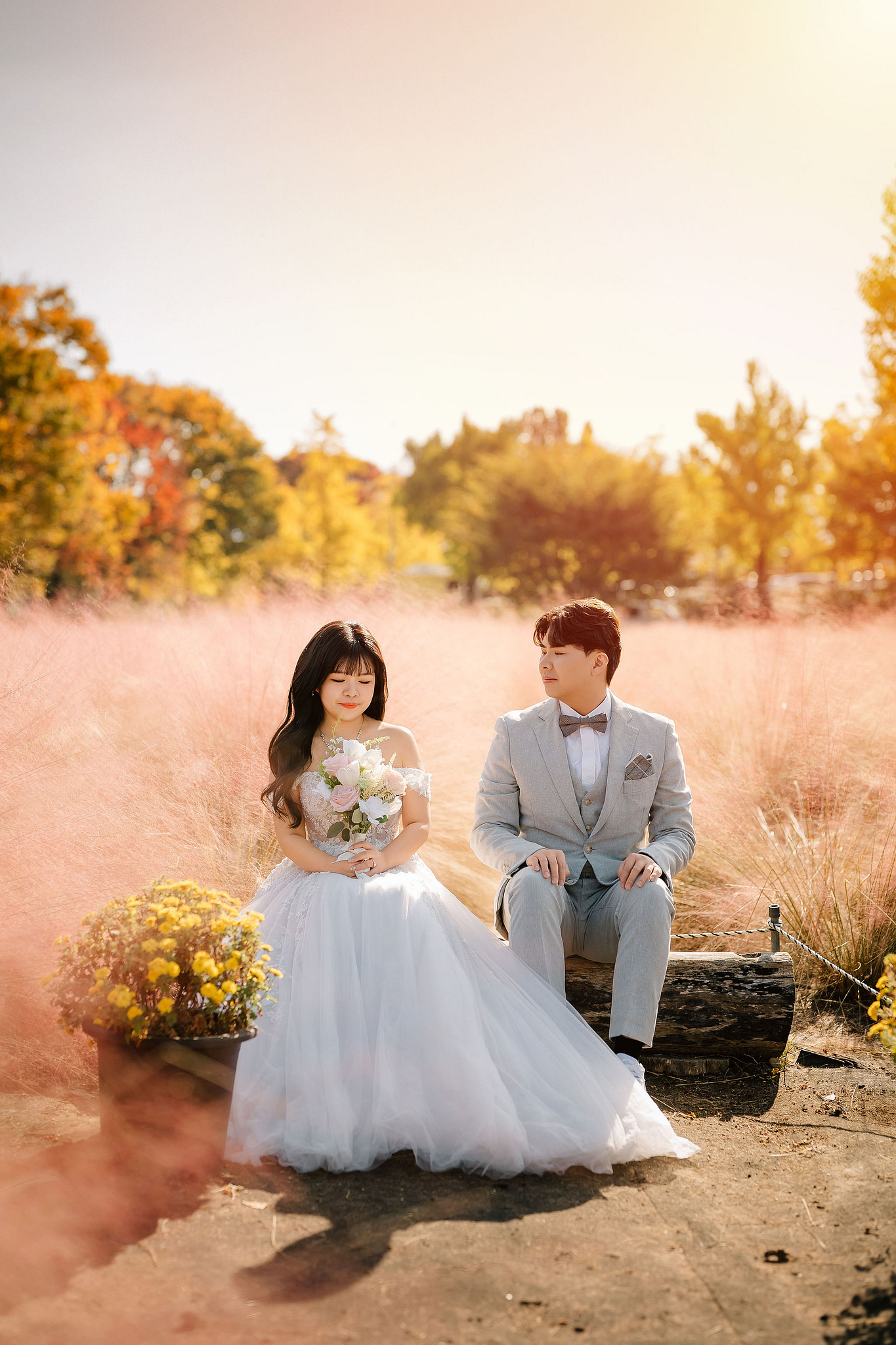Seoul Pre-Wedding Photoshoot | Muhly Park, Seoul Forest & Cafe Street` at Muhly Park pre-wedding photo