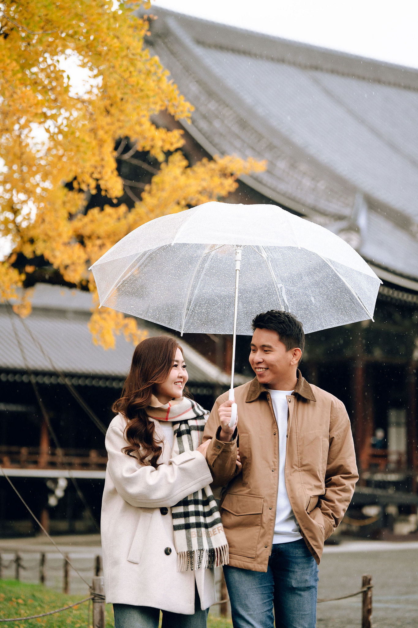 Kyoto Pre-Wedding Photoshoot | Arashiyama River, Arashiyama Temple & Mt. Wakakusa at Arashiyama Temple pre-wedding photo
