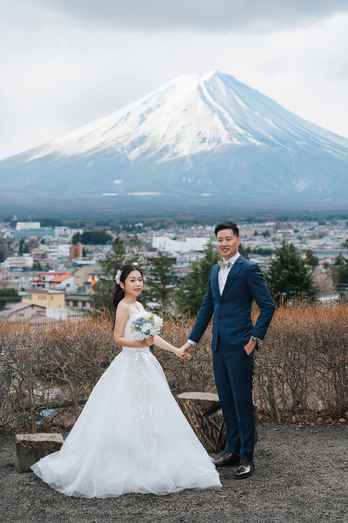 Tokyo & Mt Fuji Pre-Wedding Photoshoot | Tokyo Shrine, Chureito Pagoda & Lake Kawaguchiko at Chureito Pagoda pre-wedding photo