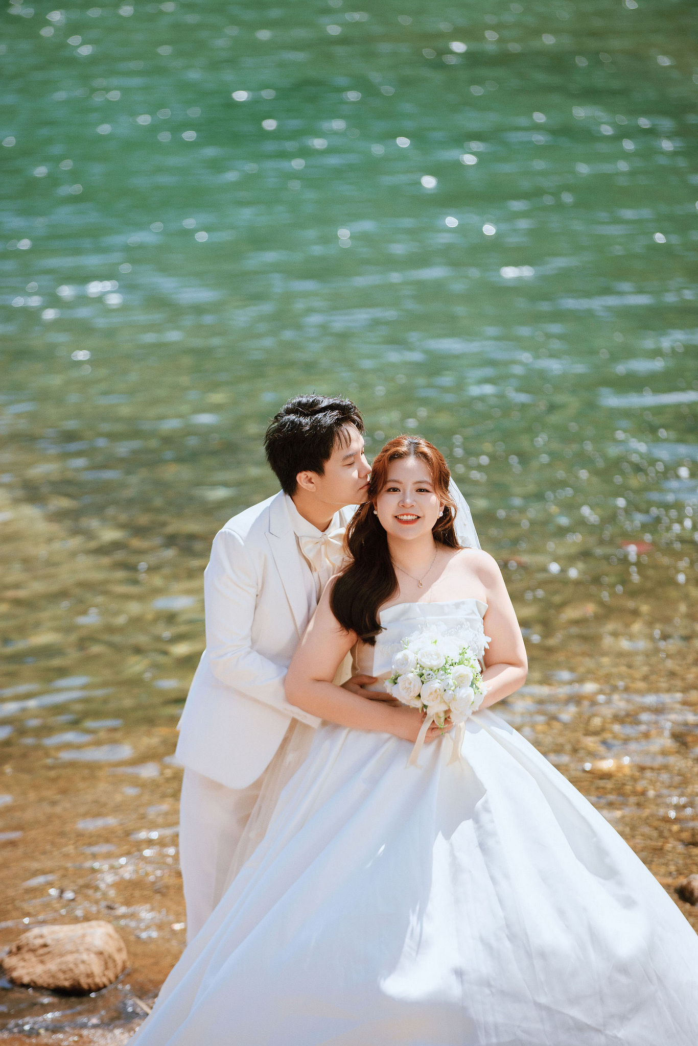 Lijiang Pre-Wedding Photoshoot | Spruce Meadow, Blue Moon Valley & Alpine Lake at Blue Moon Valley pre-wedding photo