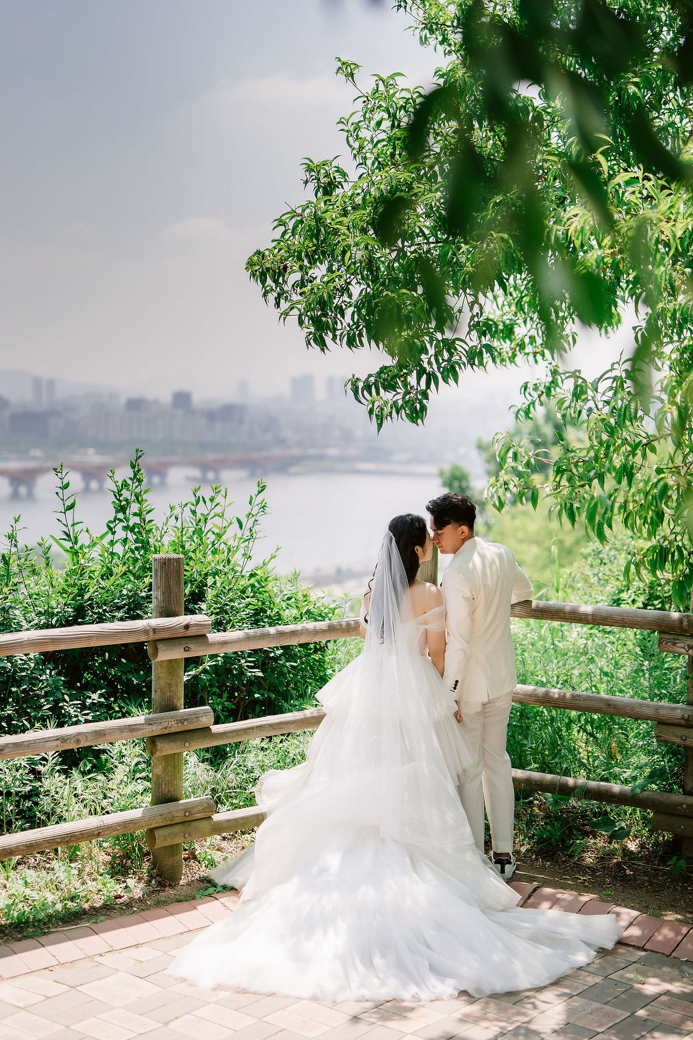 Seoul Pre-Wedding Photoshoot | Haneul Park, Yonsei University & Yeonnam-dong at Haneul Park pre-wedding photo