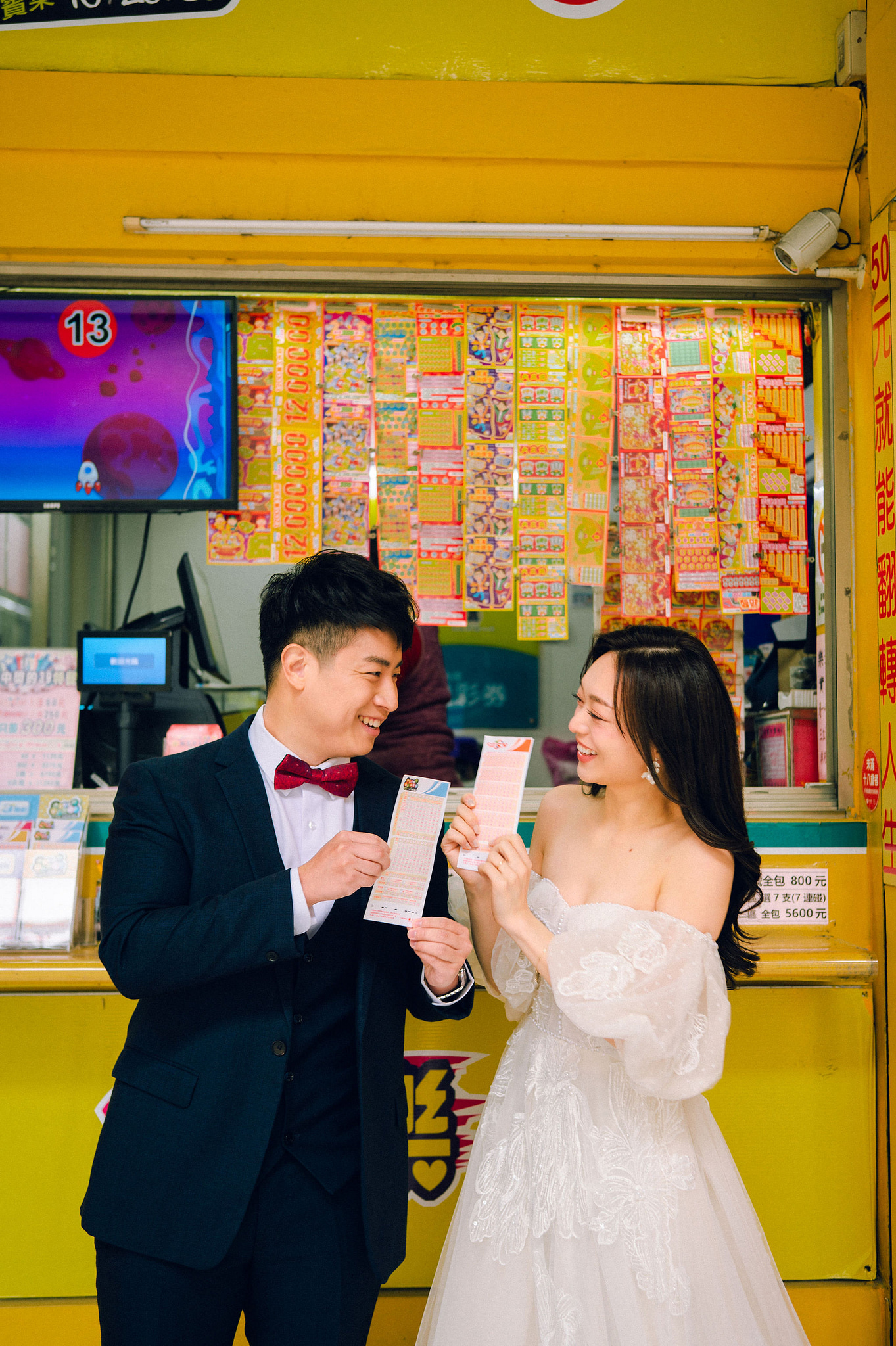 Taiwan Pre-Wedding Photoshoot | Dadaocheng, Nanjing Road & Huaxi Street at Dadaocheng pre-wedding photo