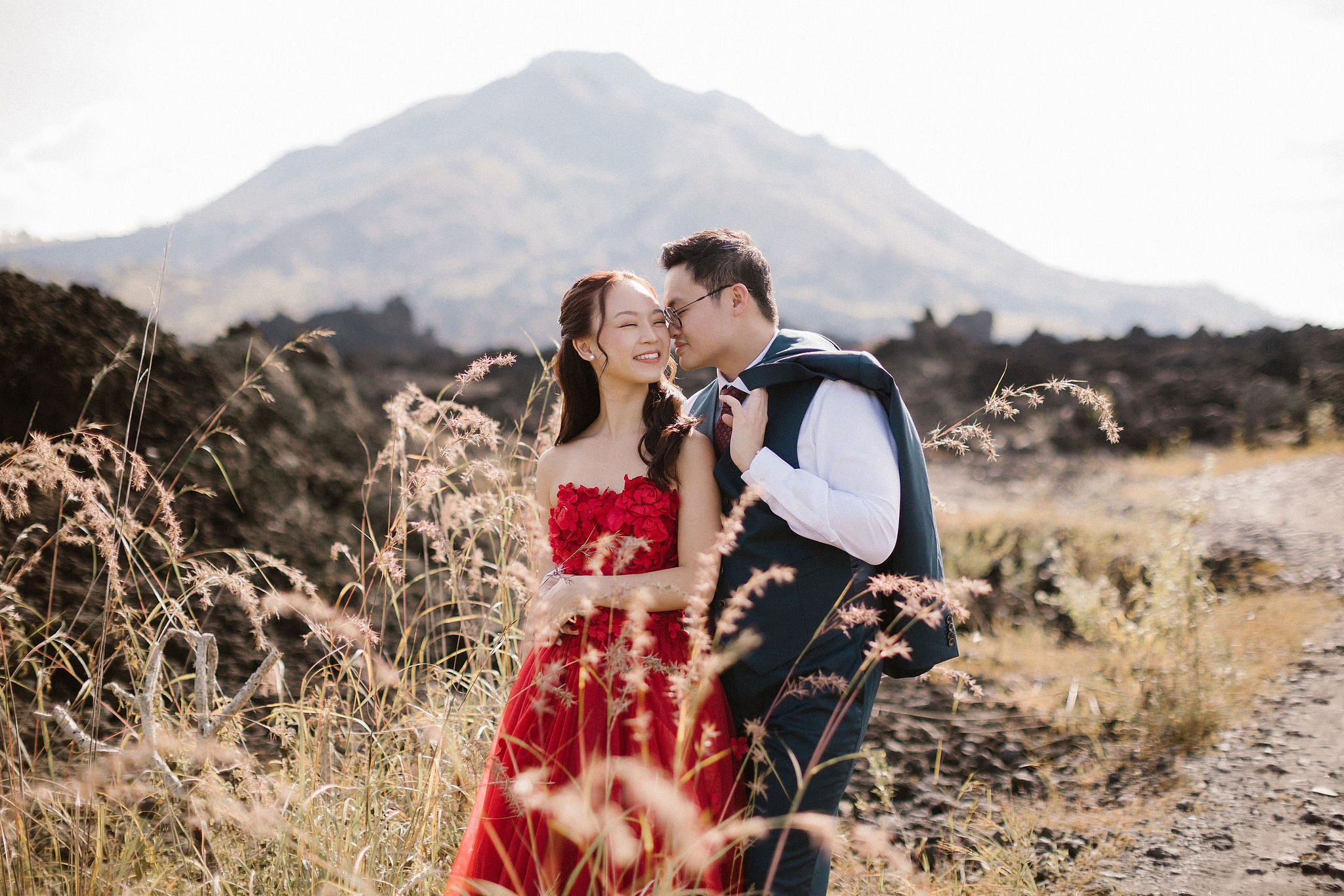 Bali Pre-Wedding Photoshoot | Pinggan Village, Lava Fields, Twin Cliff Valley & Beach at Lava Fields   pre-wedding photo