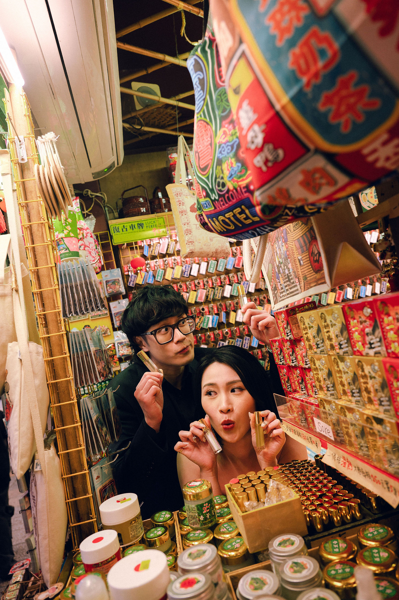 Taiwan Pre-Wedding Photoshoot | Ximending, Lengshuikeng & Jiufen at Jiufen pre-wedding photo