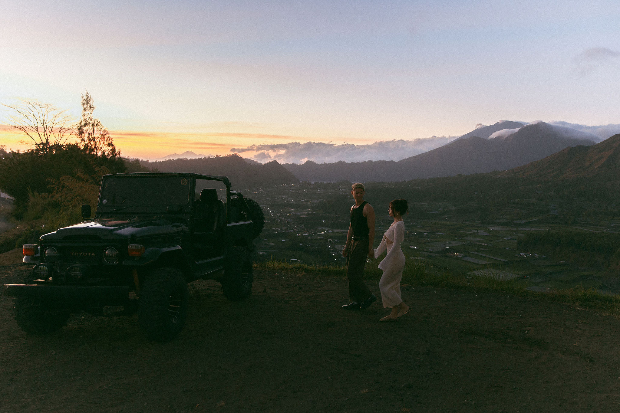 Bali Pre-Wedding Photoshoot | Mt. Batur Pinggan Village, Gelato Diner & Black Sand Beach at Mt. Batur - Pinggan Village   pre-wedding photo
