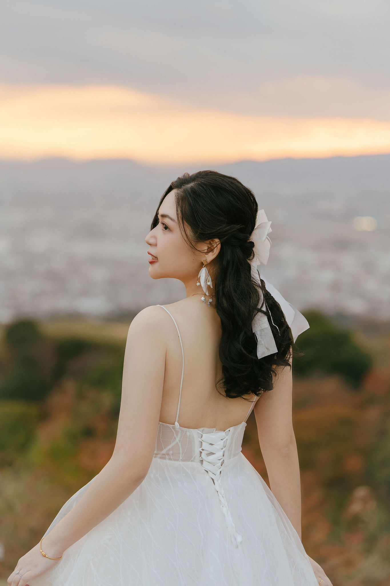 Kyoto Pre-Wedding Photoshoot | Gion Streets & Fushimi Inari Shrine & Nara Park at Nara Park & Mount Wakakusa pre-wedding photo