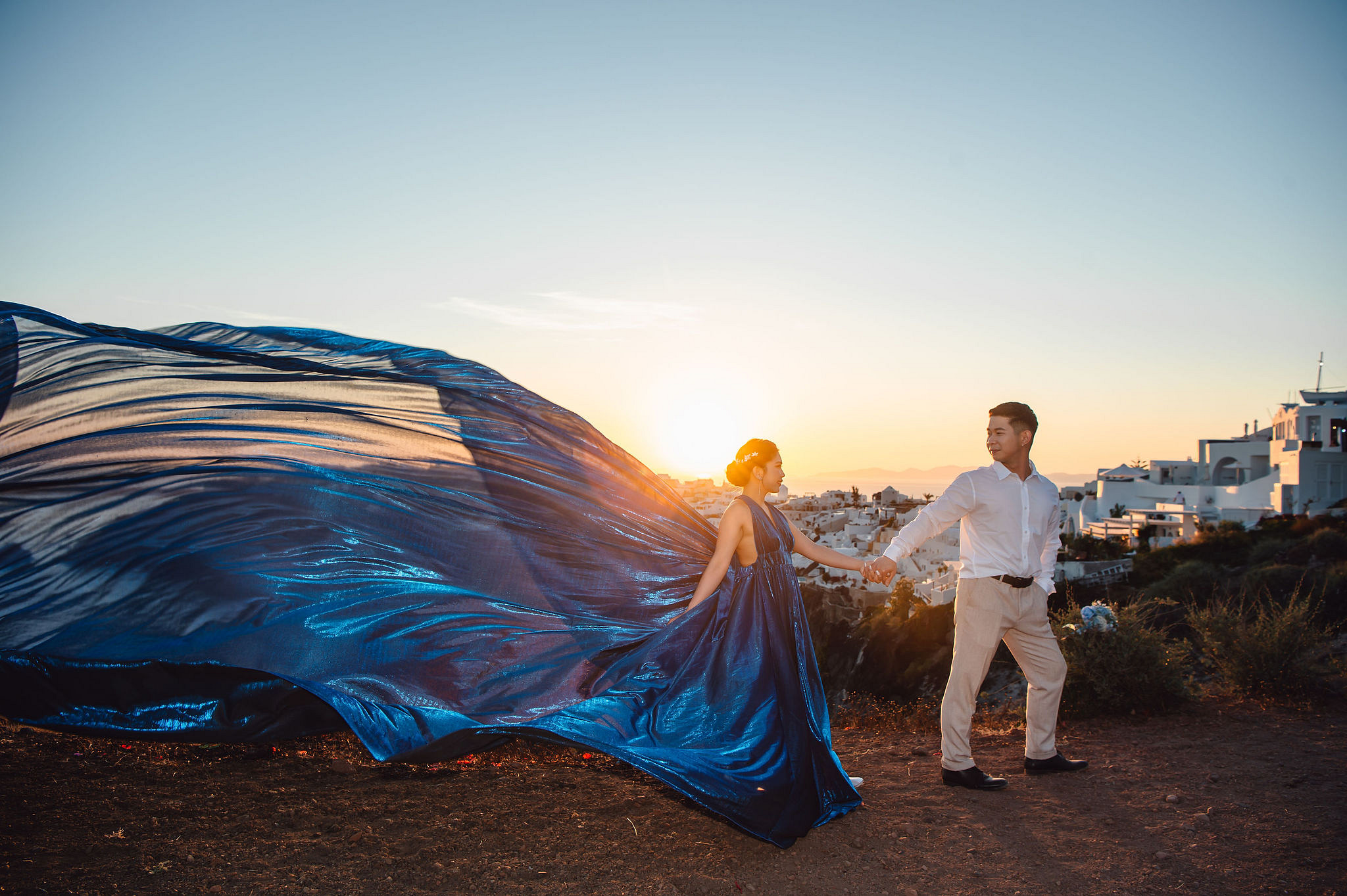 Santorini Pre-Wedding Photoshoot | Imerovigli, Firostefani & Finikia at Finikia pre-wedding photo