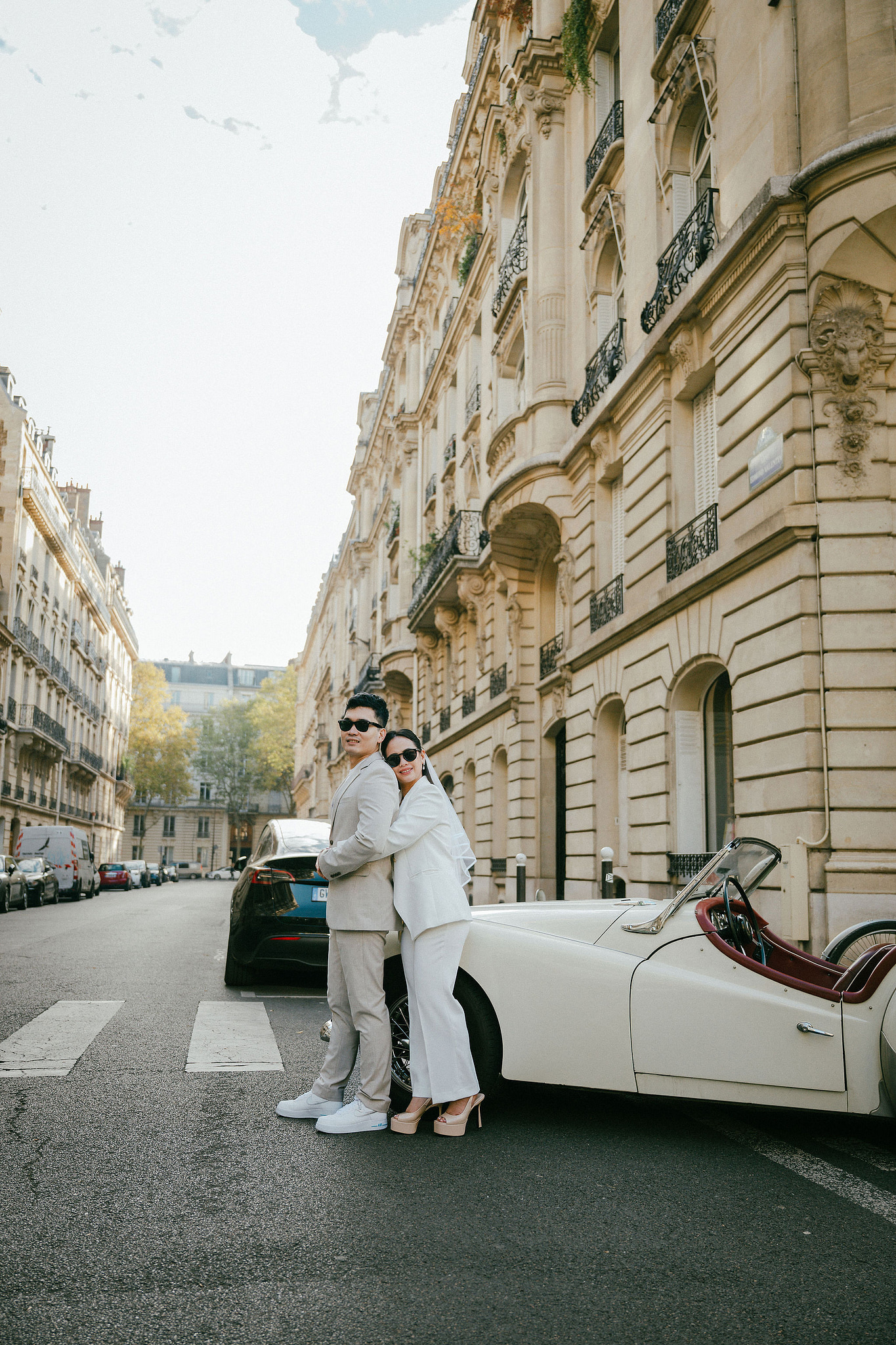 Paris Pre-Wedding Photoshoot | Trocadéro, Vintage Car, Parisian Café, Paris Rooftop & Louvre at Vintage Car pre-wedding photo