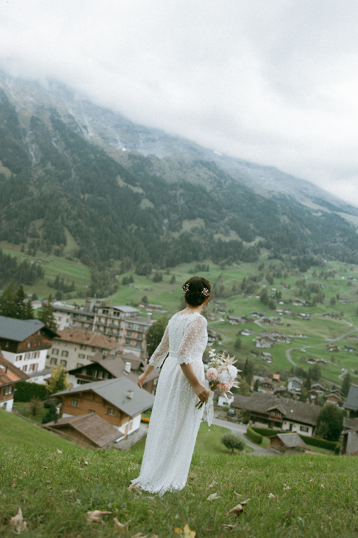 Switzerland Honeymoon Photoshoot Lucerne City Grindelwald First Cliff Lauterbrunnen Village at Lauterbrunnen pre-wedding photo