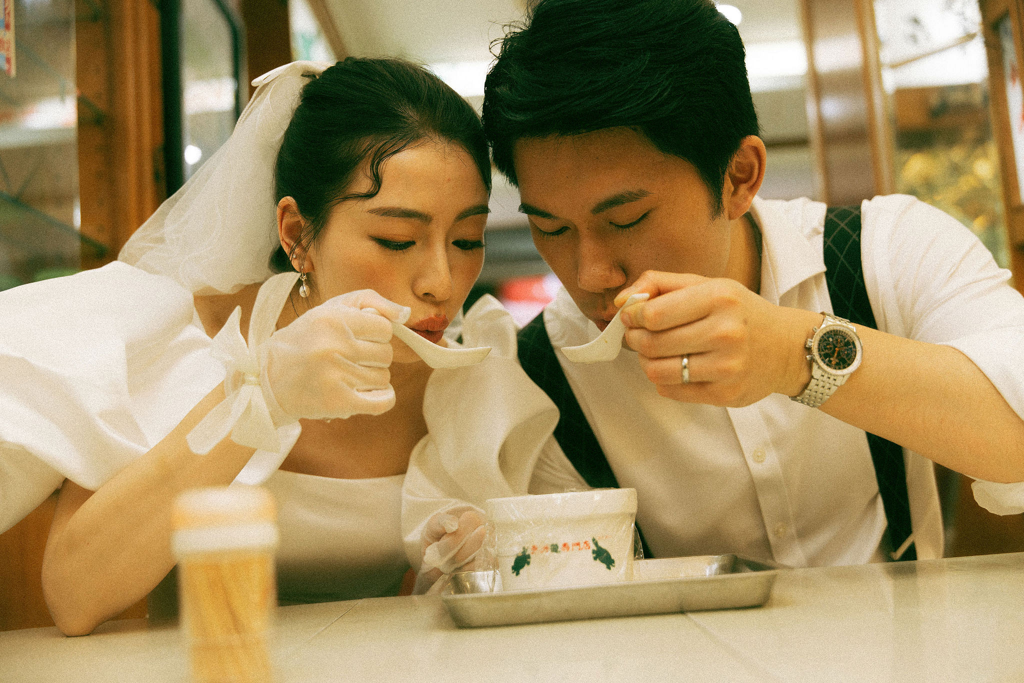 Taiwan Pre-Wedding Photoshoot Traditional Garden Qi Pao Experience Yangmingshan Vintage Night Market Shoot at Night Market pre-wedding photo