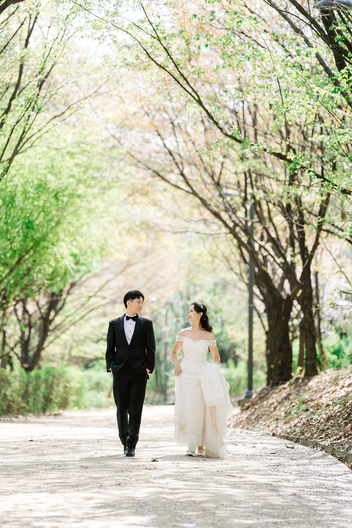Seoul Pre-Wedding Photoshoot | Seoul Forest, Namsan Tower & Namsangol Hanok Village at Seoul Forest pre-wedding photo
